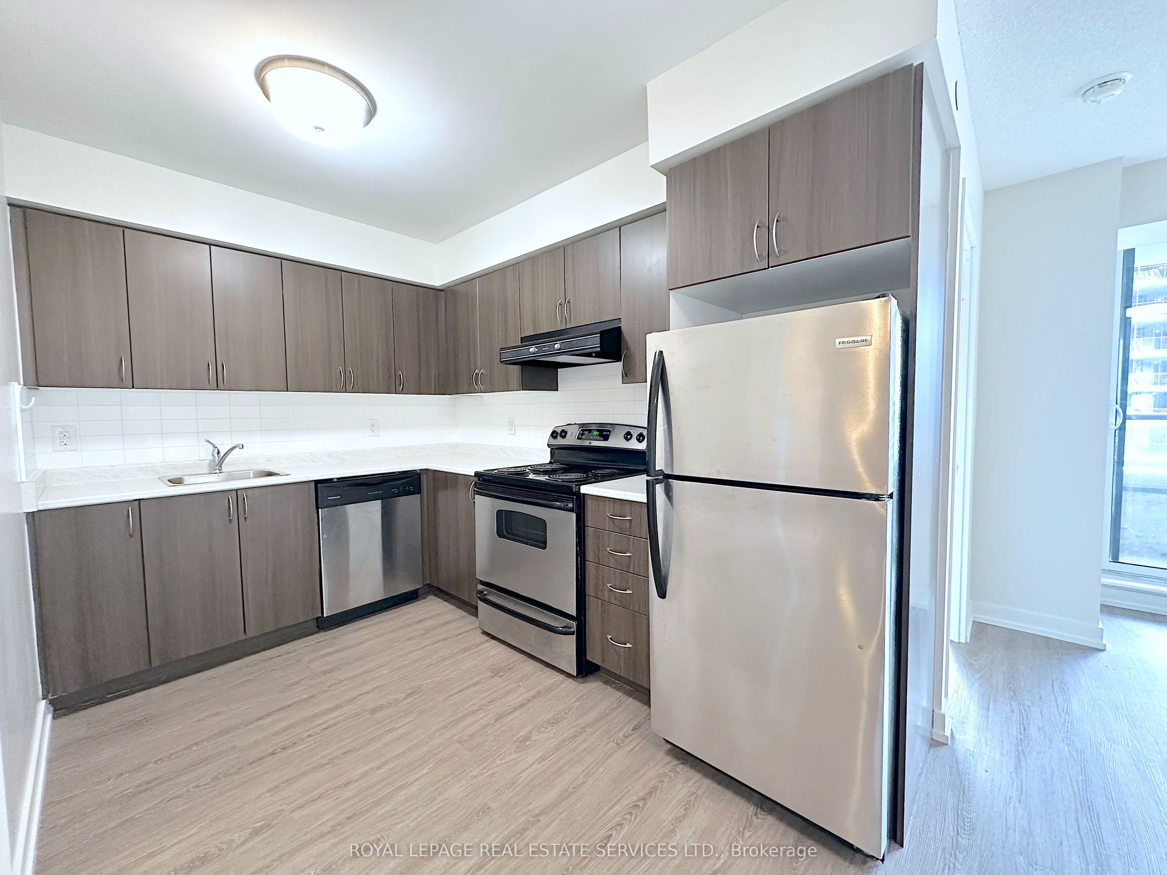 #1410 - 73 Bayly Street Property Photo 3