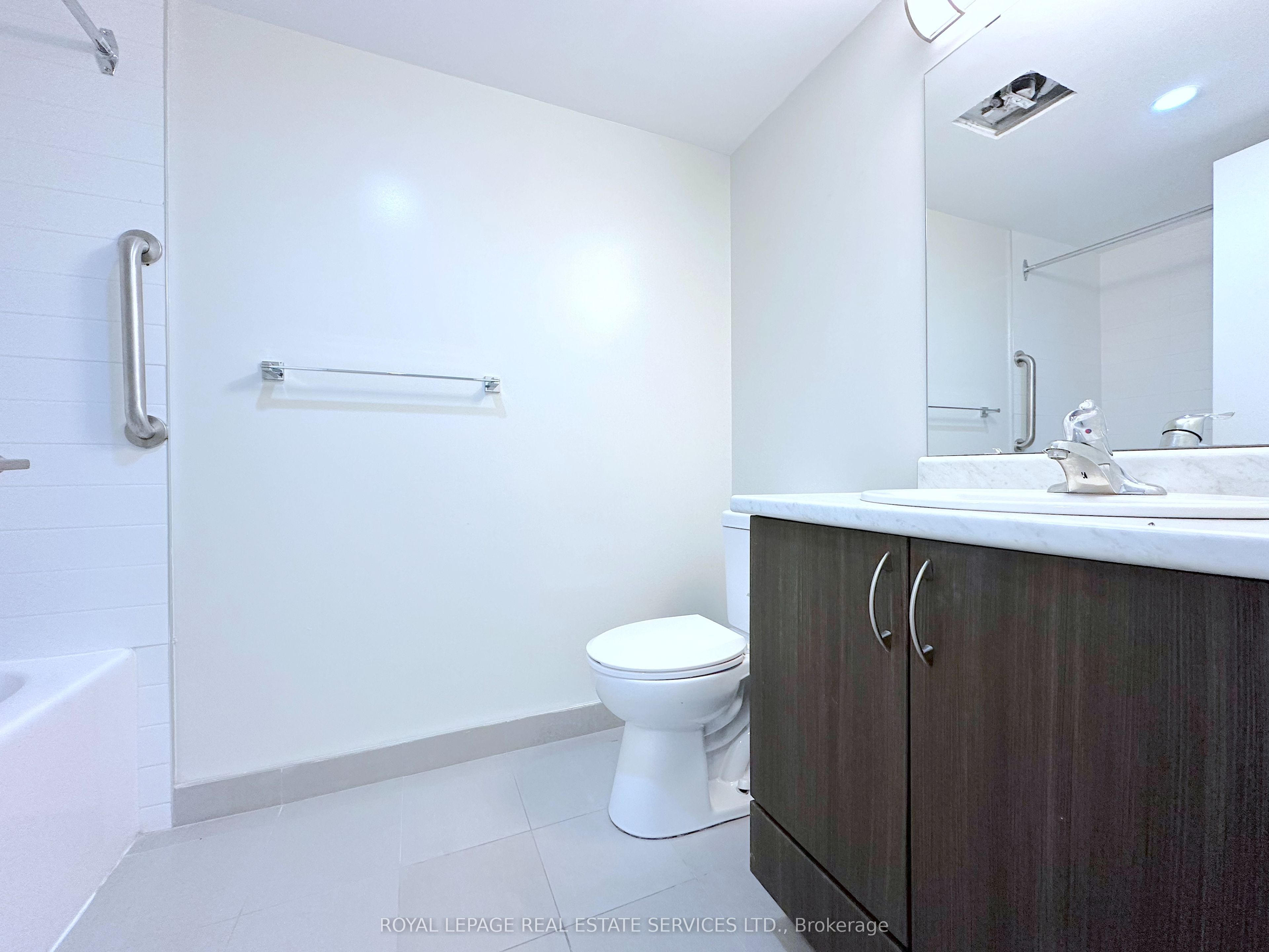 #1410 - 73 Bayly Street Property Photo 7