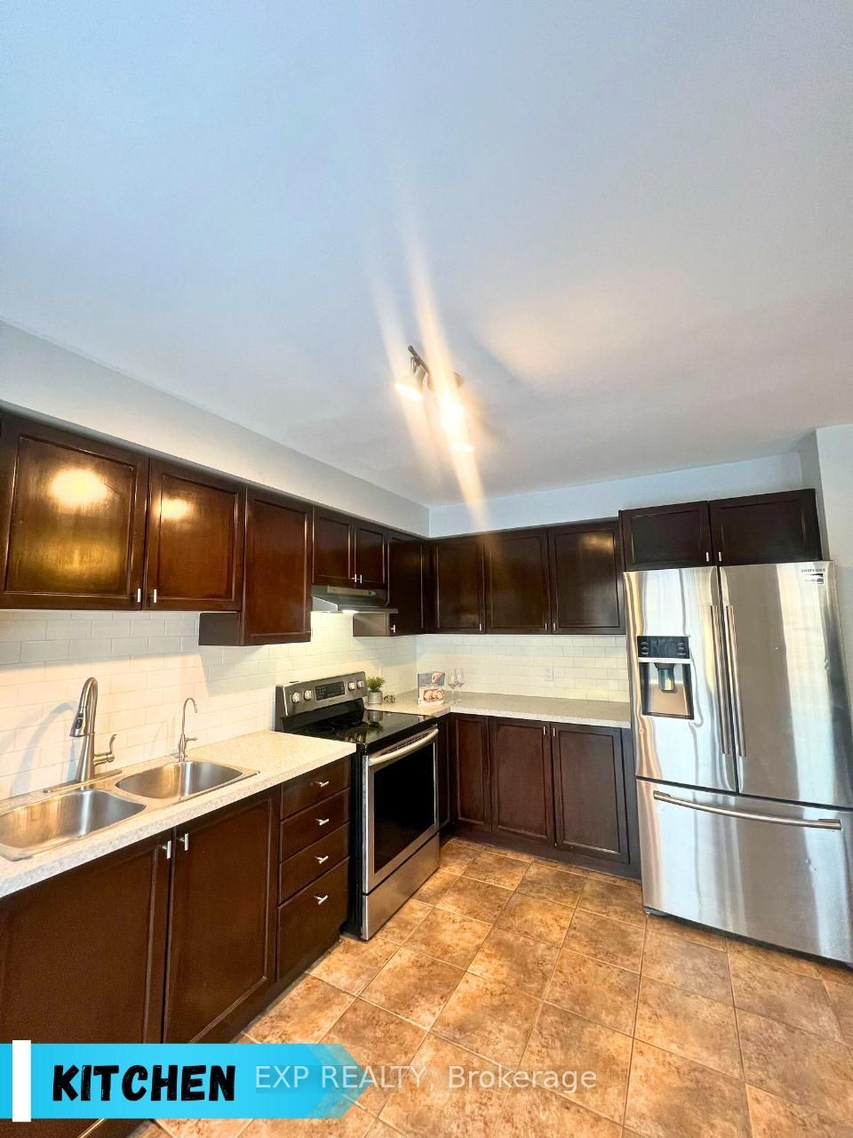 1523 Glenbourne Drive Property Photo 4