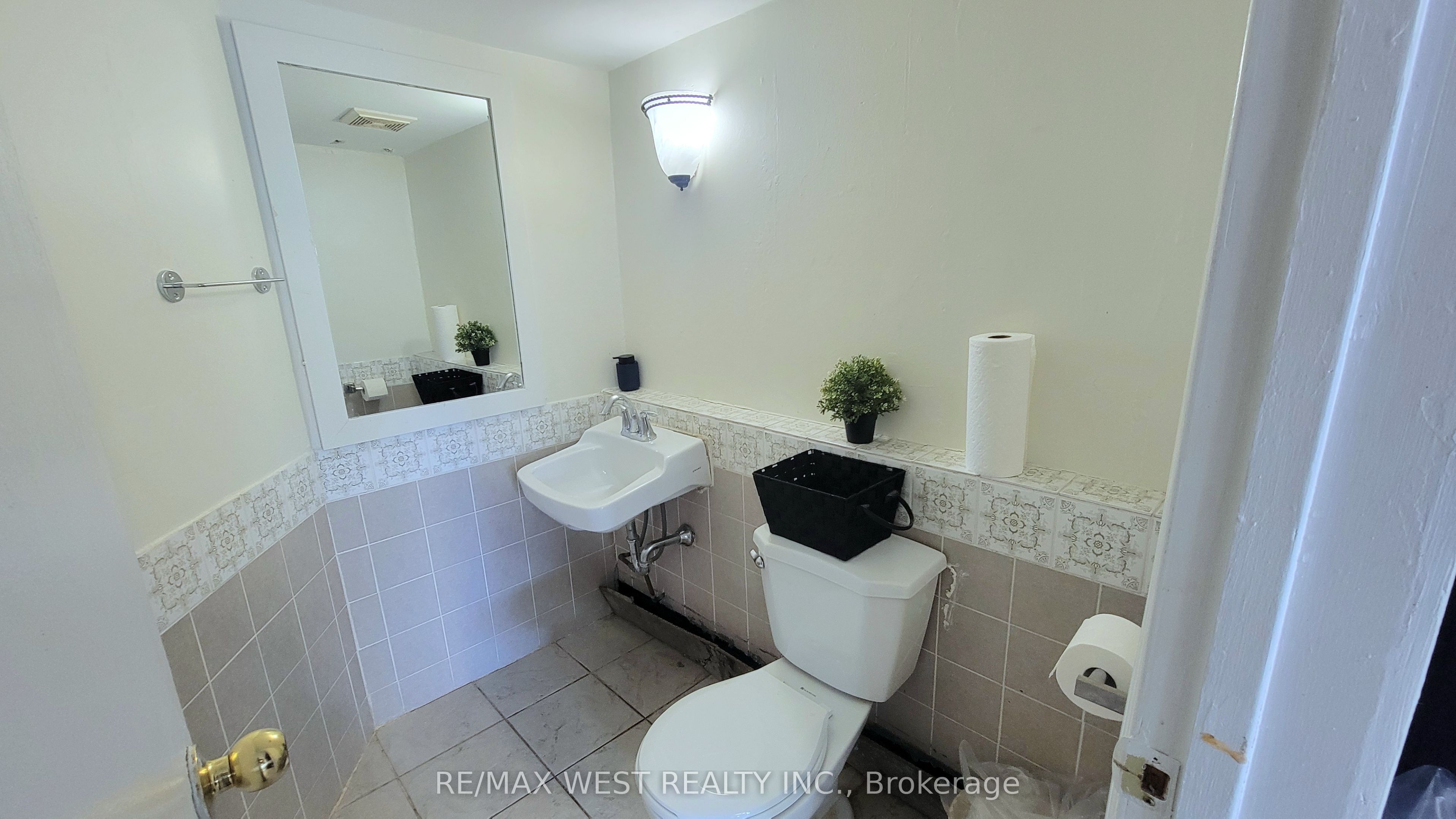 #7 - 1375 Danforth Road Property Photo 18