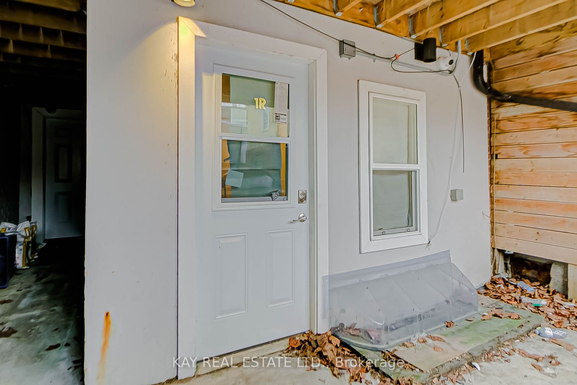 1448 Gerrard Street Property Photo 11
