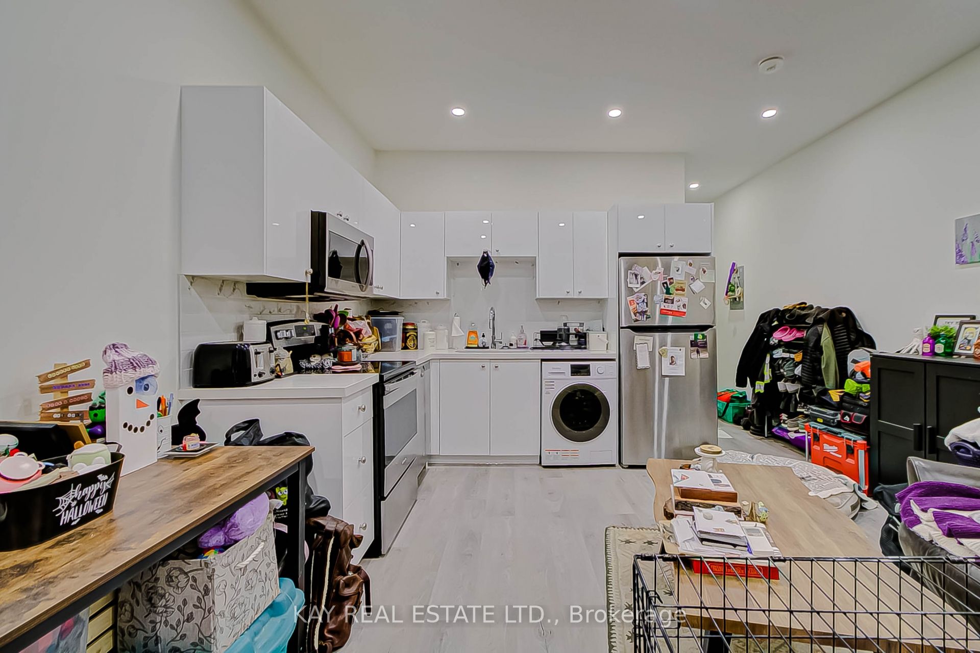 1448 Gerrard Street Property Photo 16