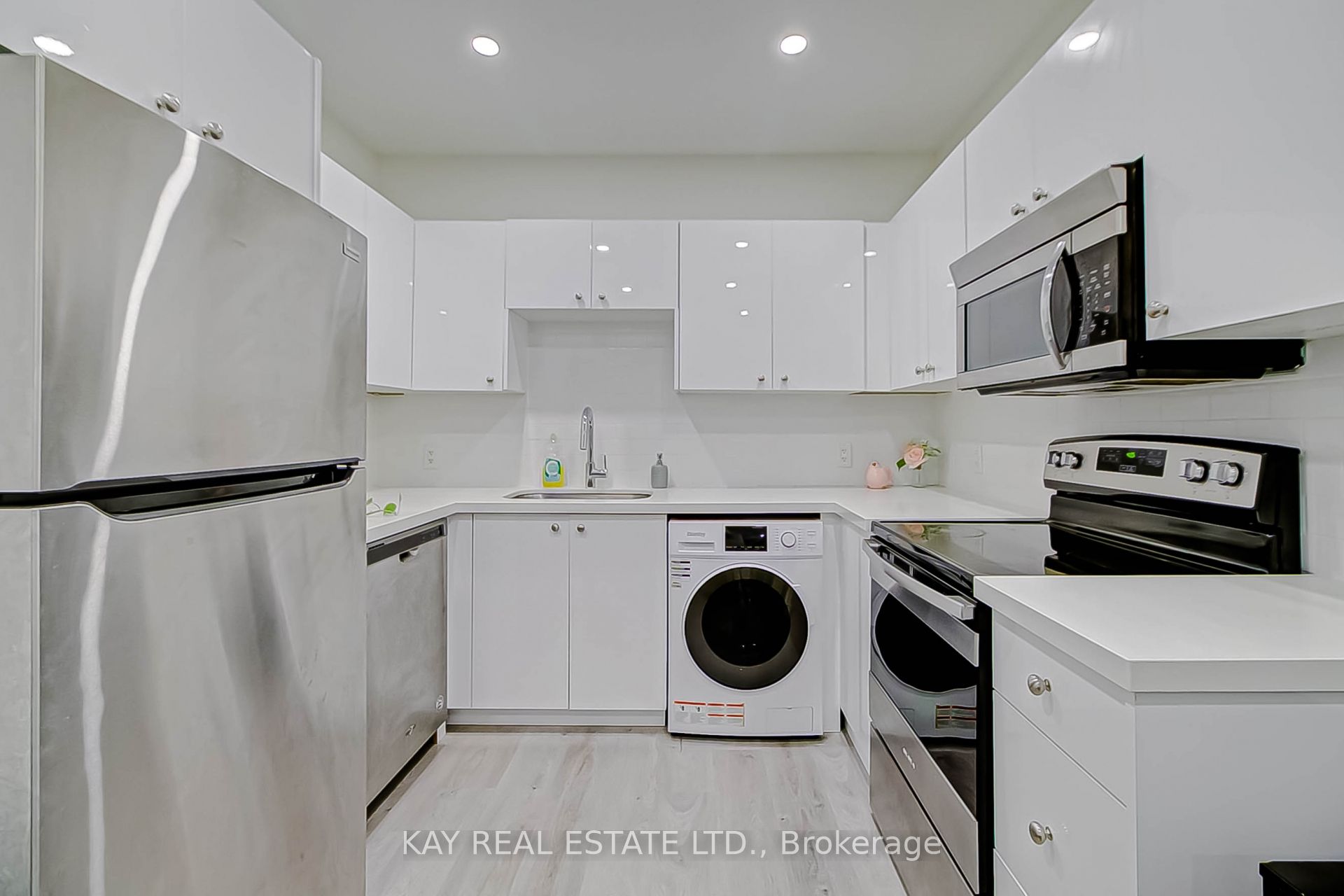1448 Gerrard Street Property Photo 19