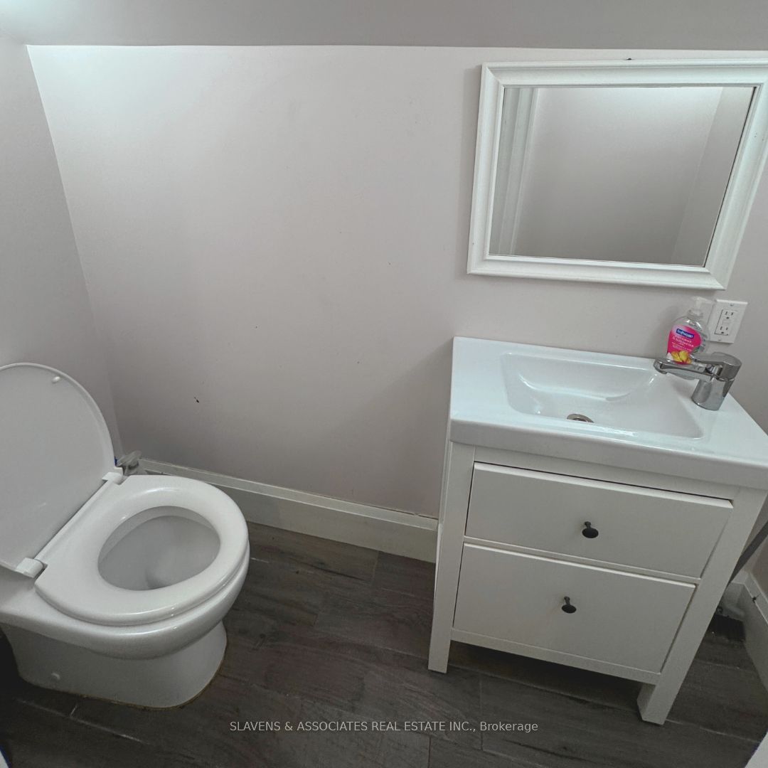 136 King Lane Property Photo 15