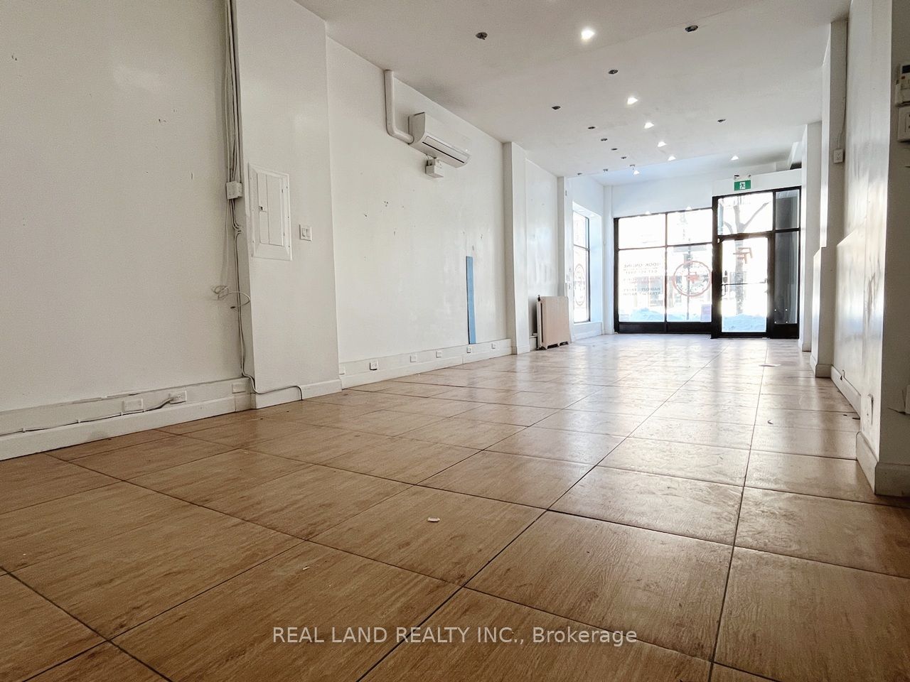 27 King Street Property Photo 6