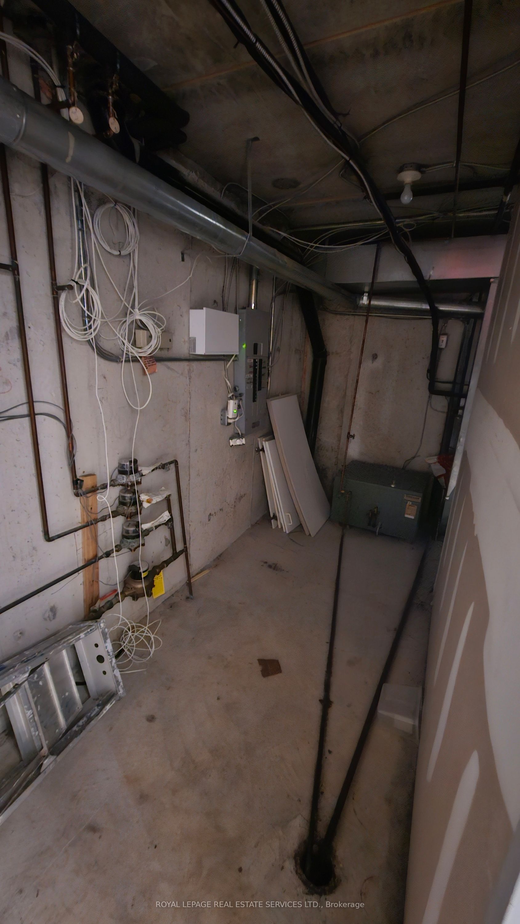 1359 Woodbine Avenue Property Photo 3