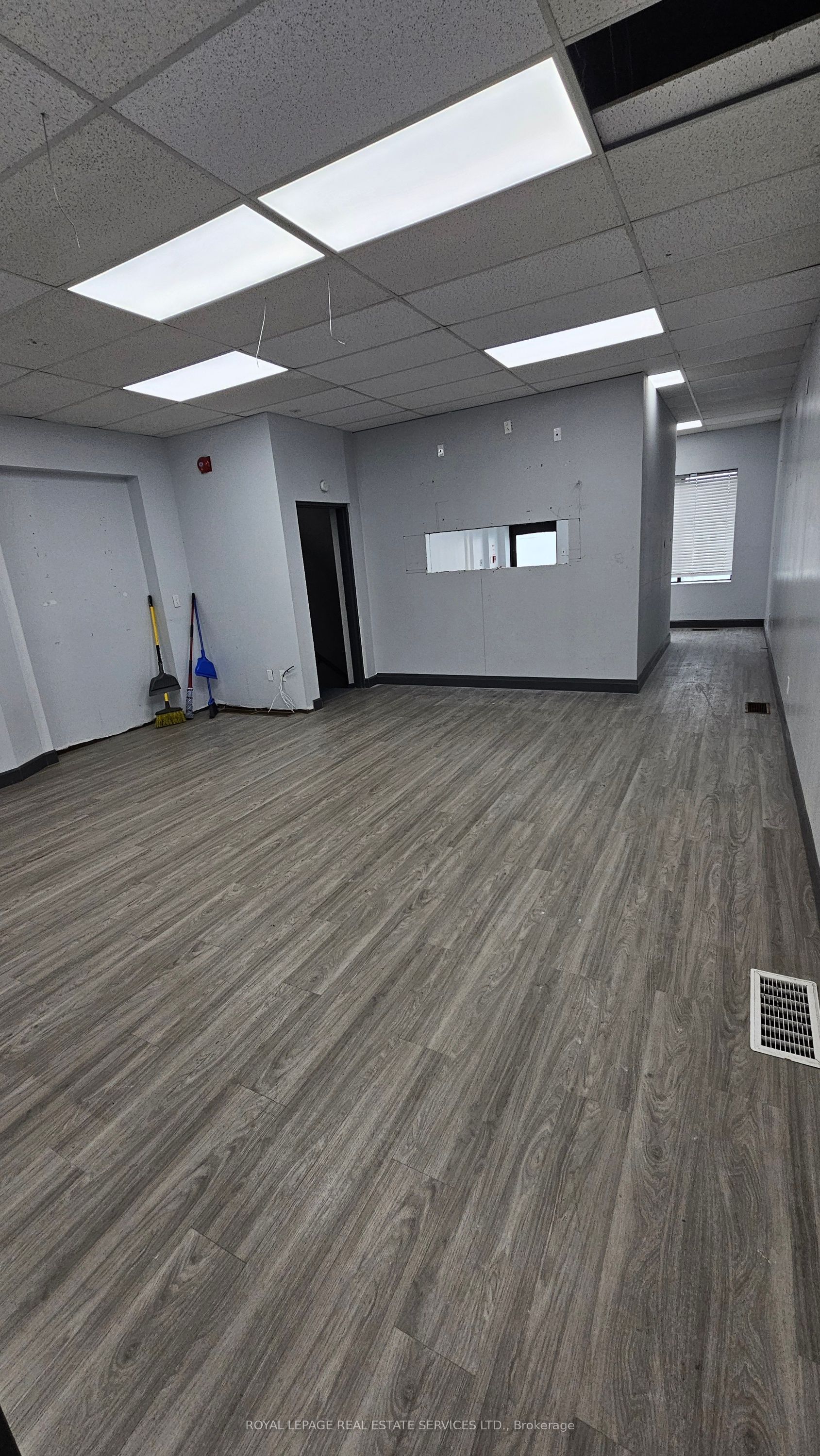 1359 Woodbine Avenue Property Photo 8