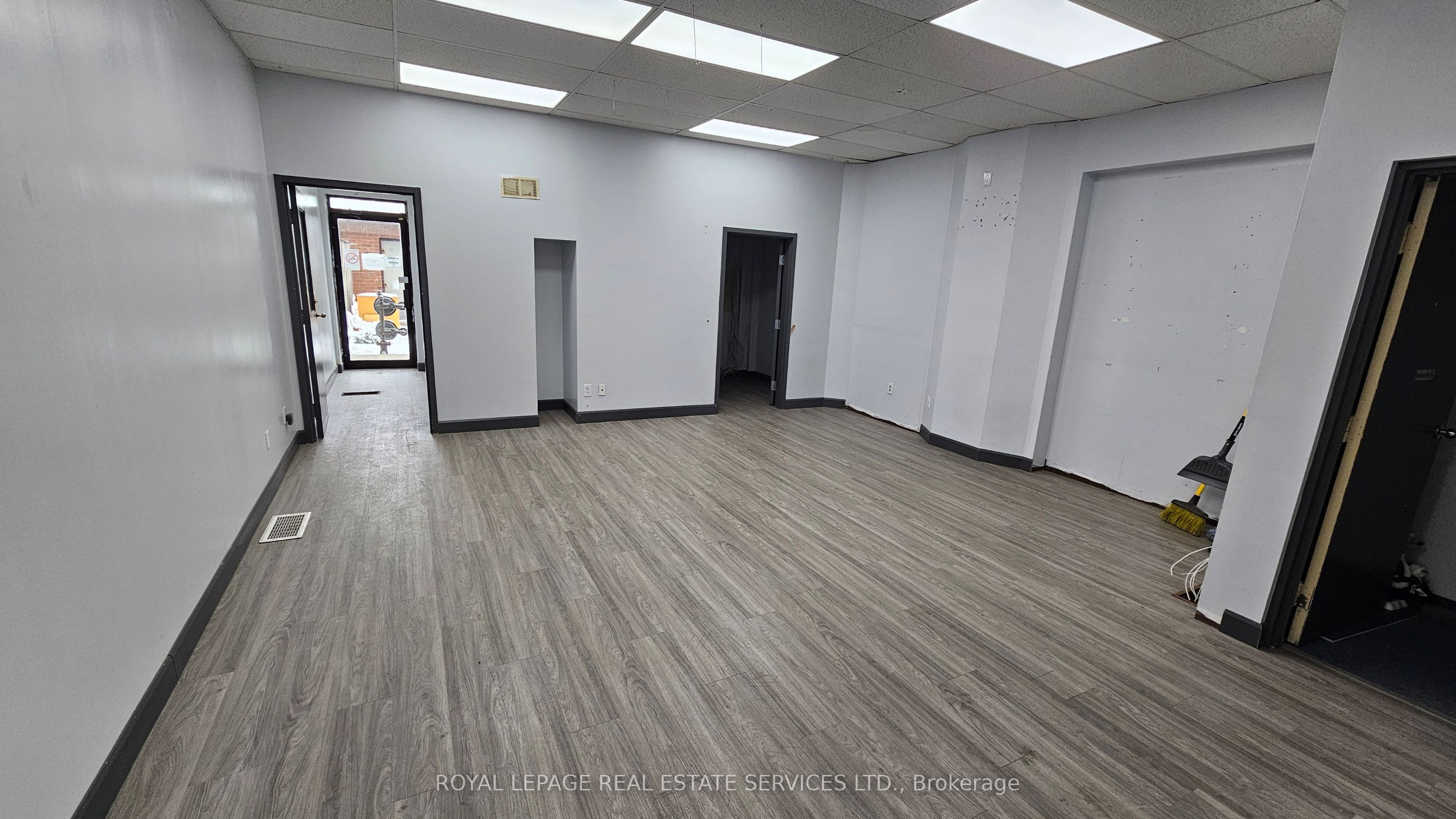 1359 Woodbine Avenue Property Photo 9