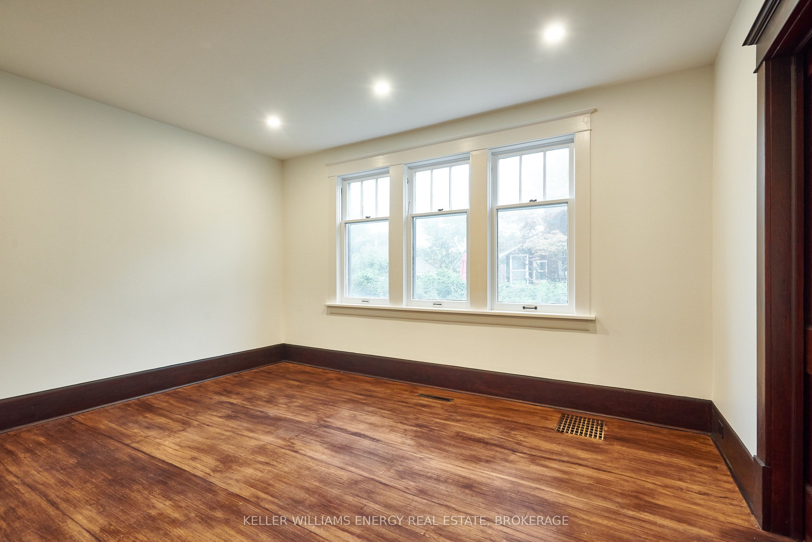 24 Baldwin St Property Photo 6