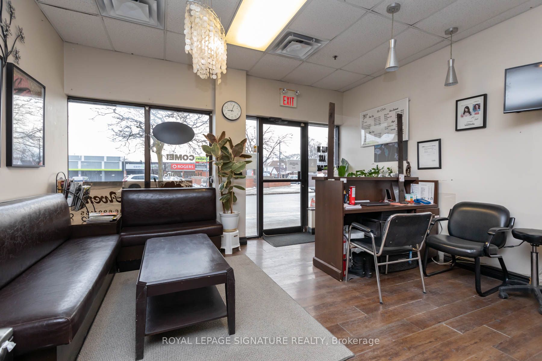 2480 Gerrard Street Property Photo 4