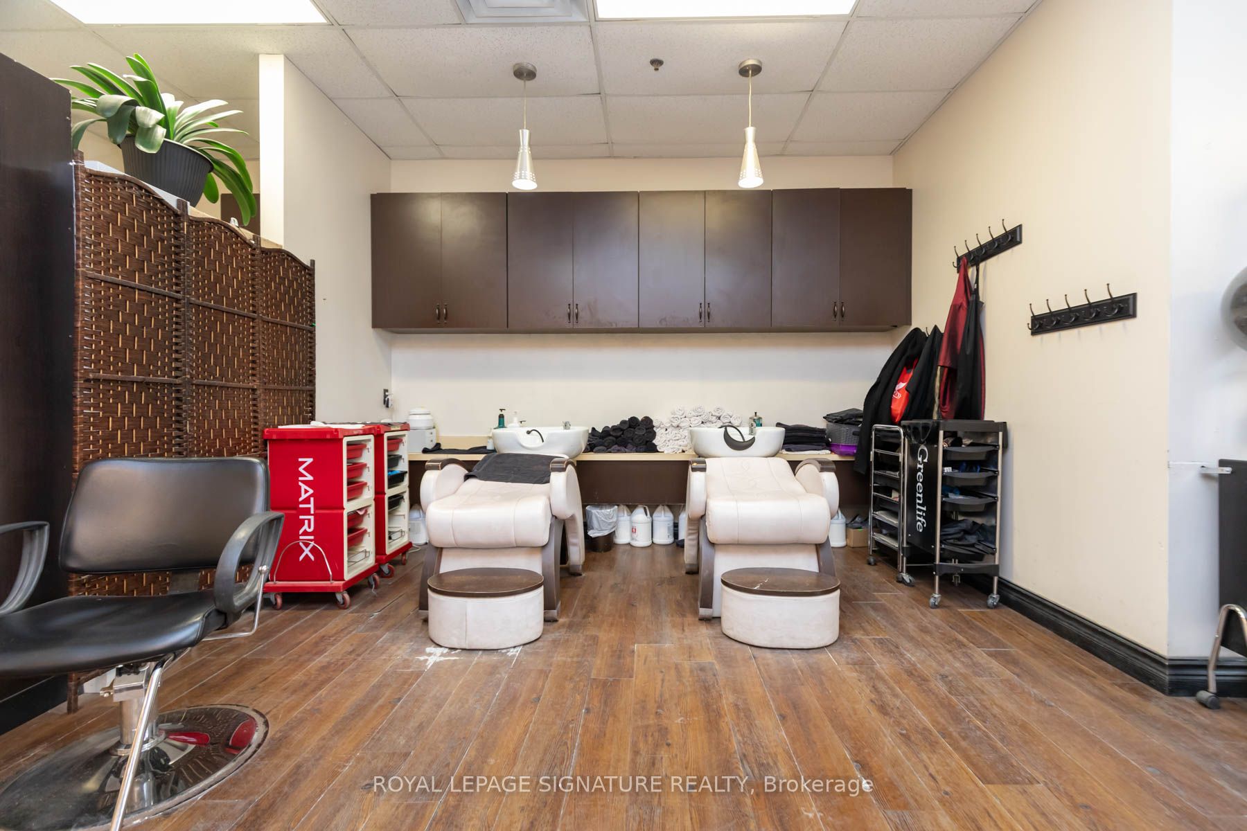 2480 Gerrard Street Property Photo 10