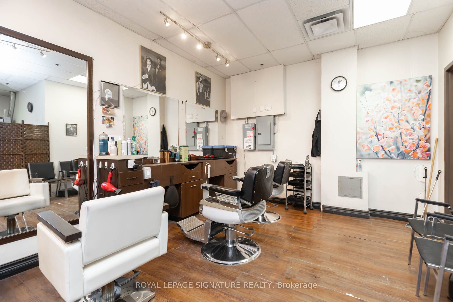 2480 Gerrard Street Property Photo 12