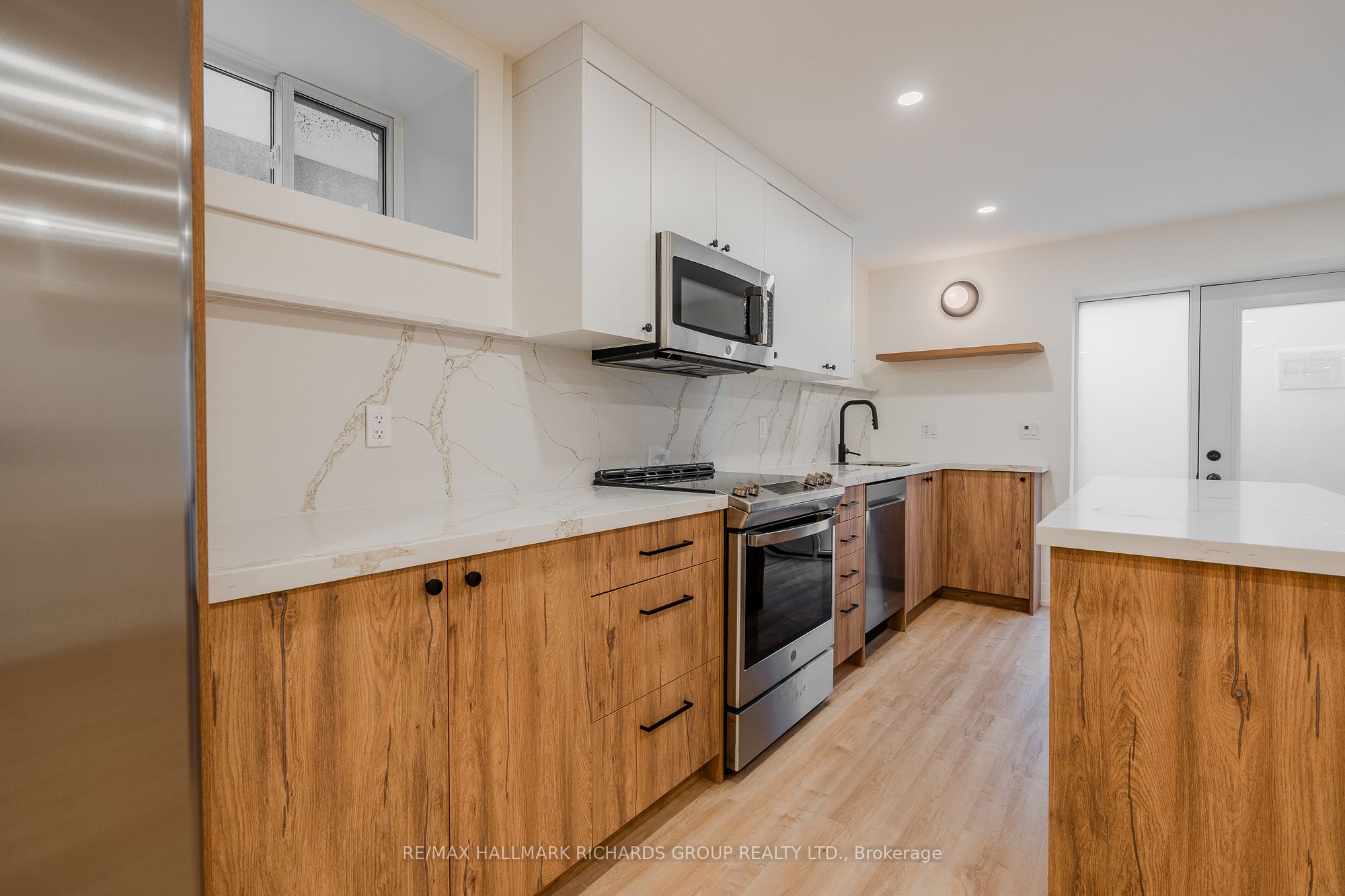 18-20 Wineva Avenue Property Photo 16