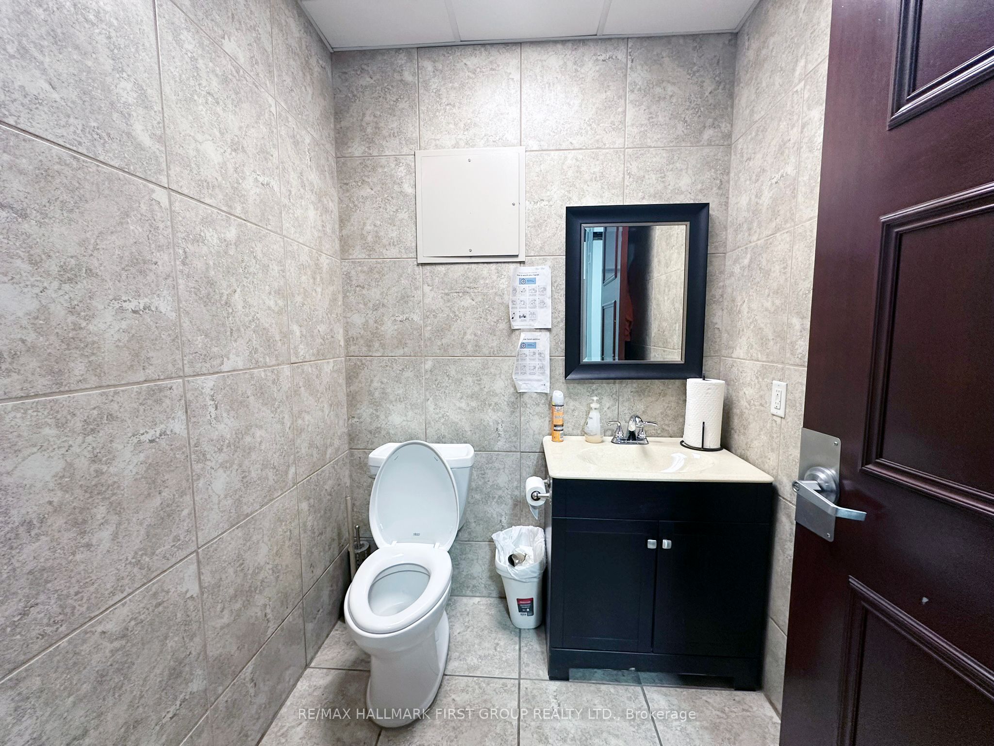 1735 Orangebrook Ct Property Photo 15
