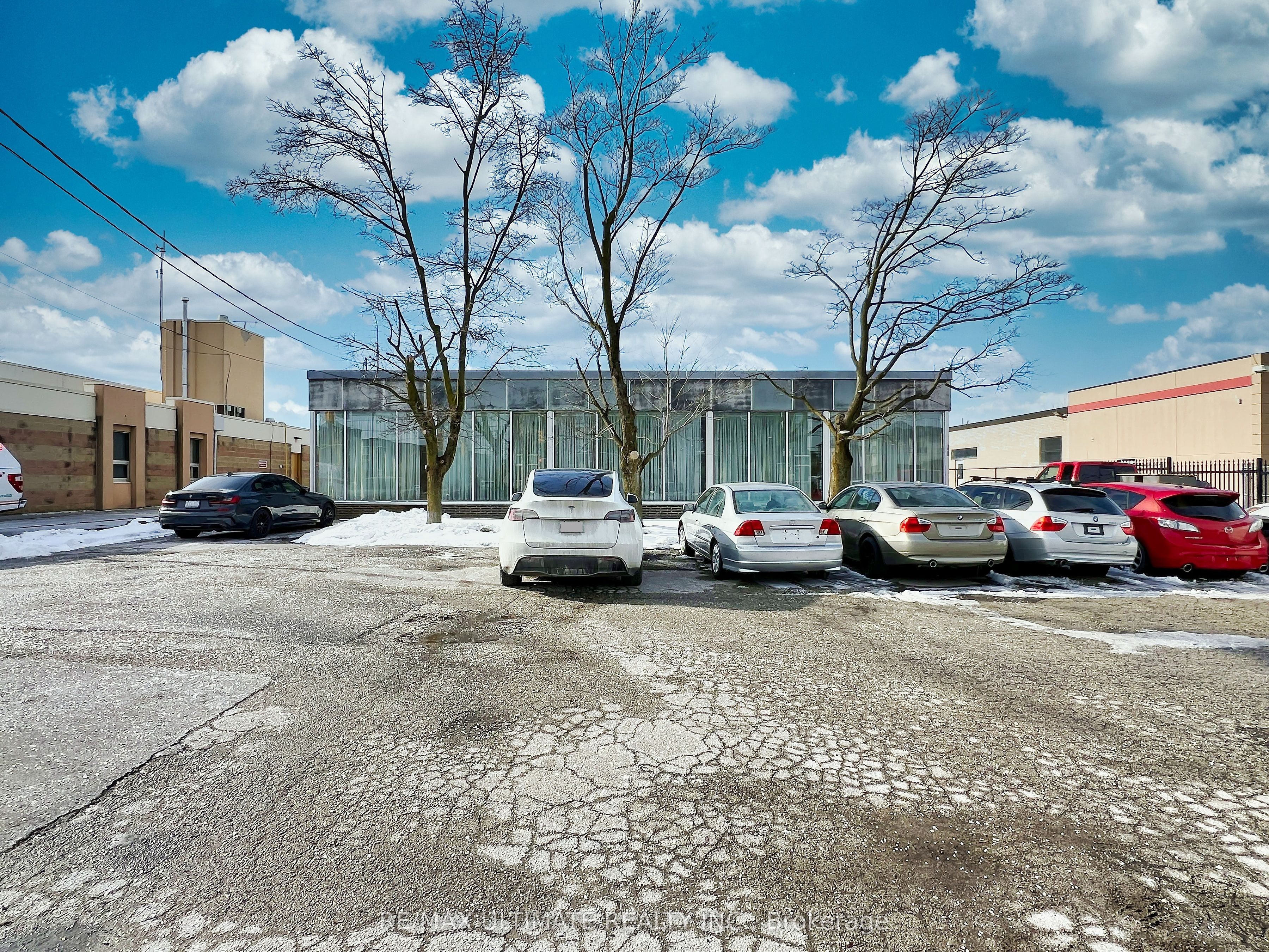 1560 Midland Avenue Property Photo 1