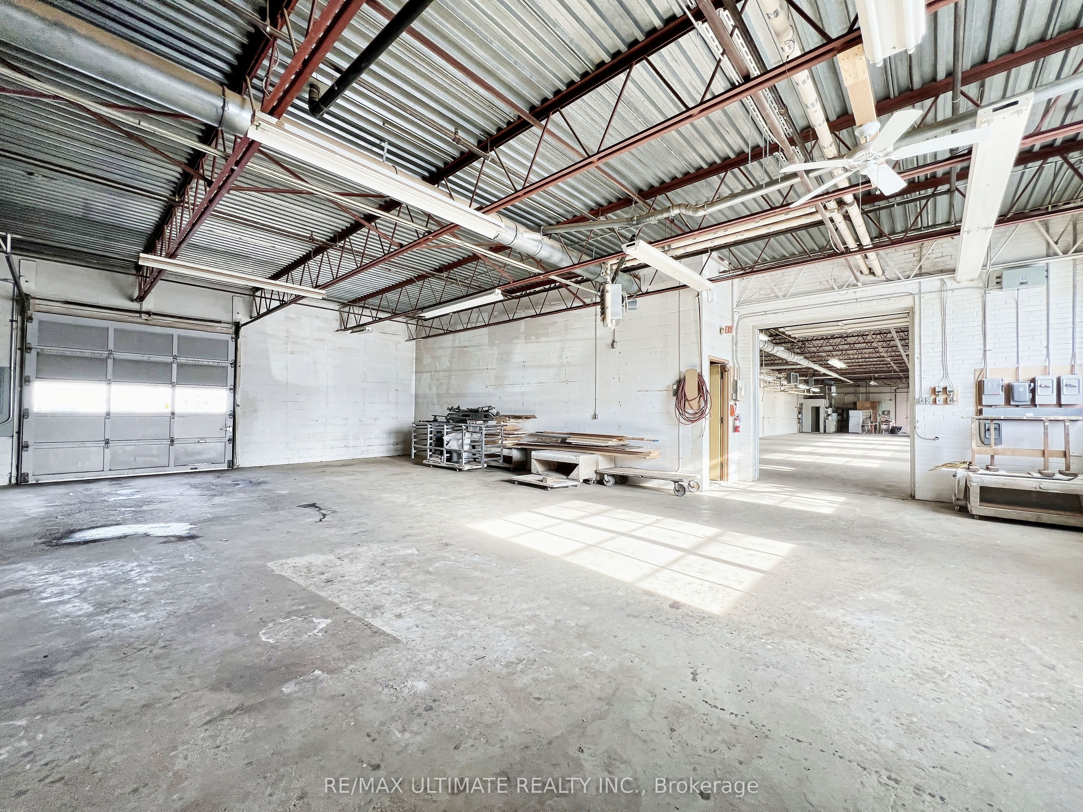 1560 Midland Avenue Property Photo 6