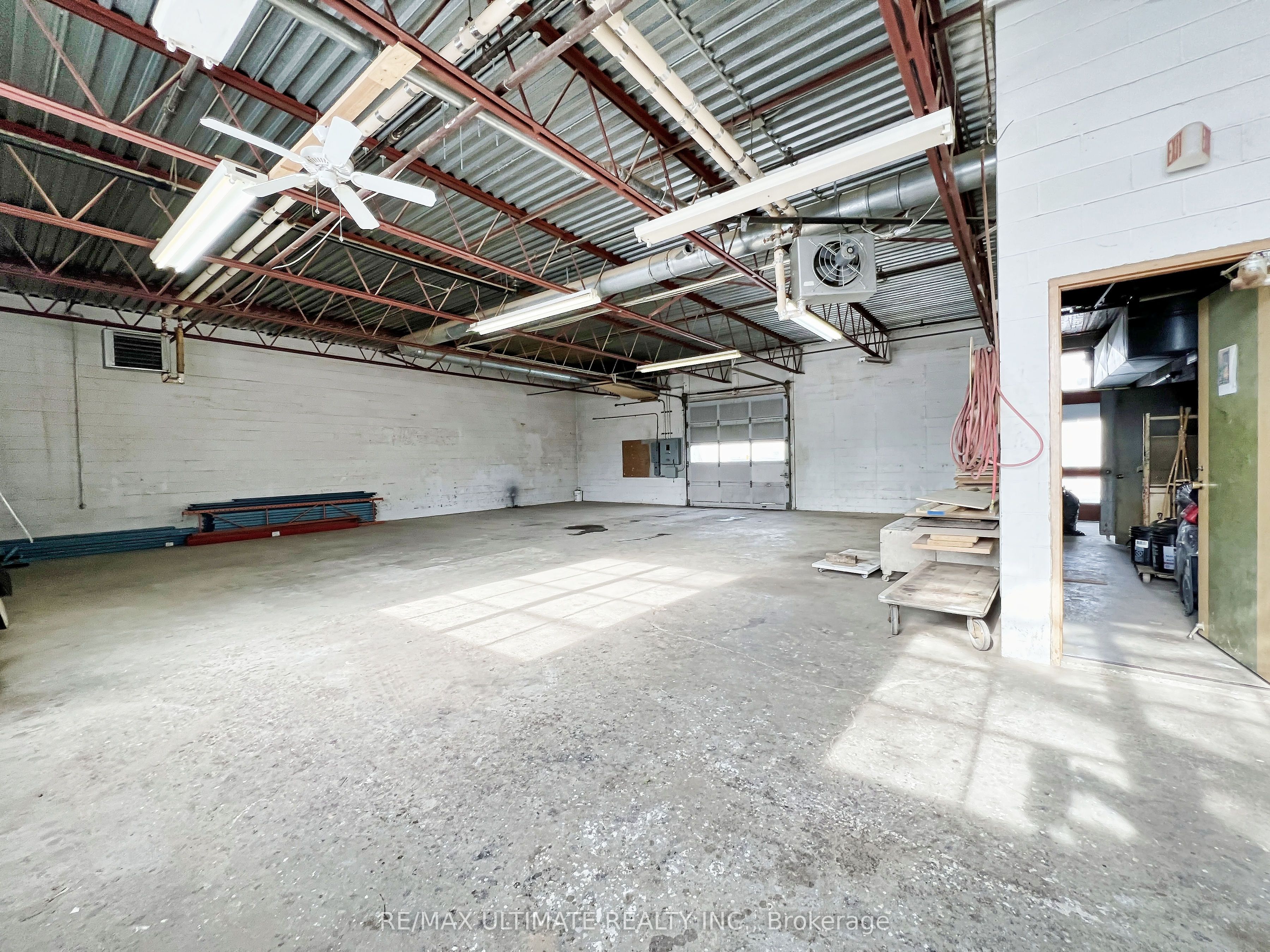 1560 Midland Avenue Property Photo 8