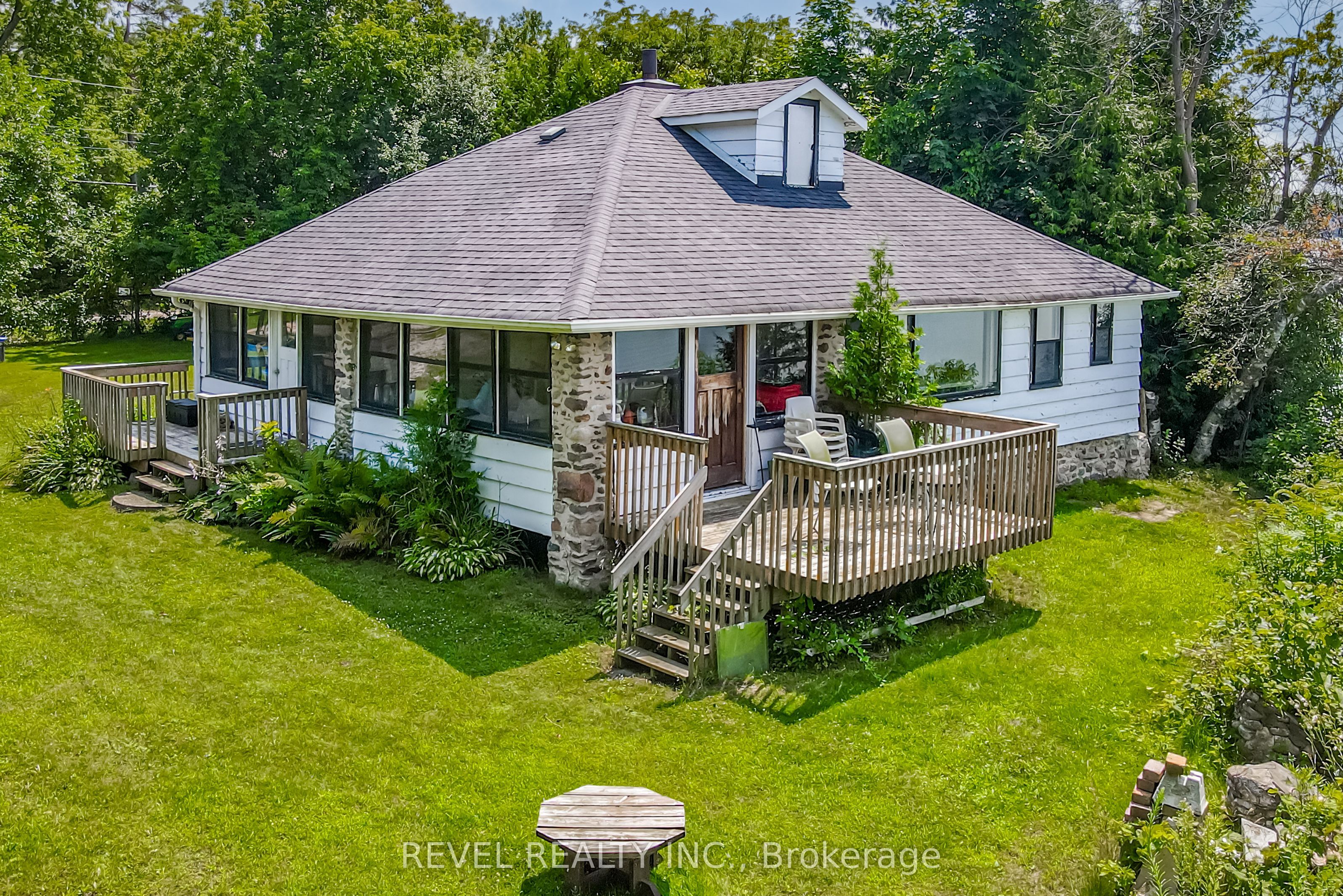 8 Johnstone Lane Property Photo 1