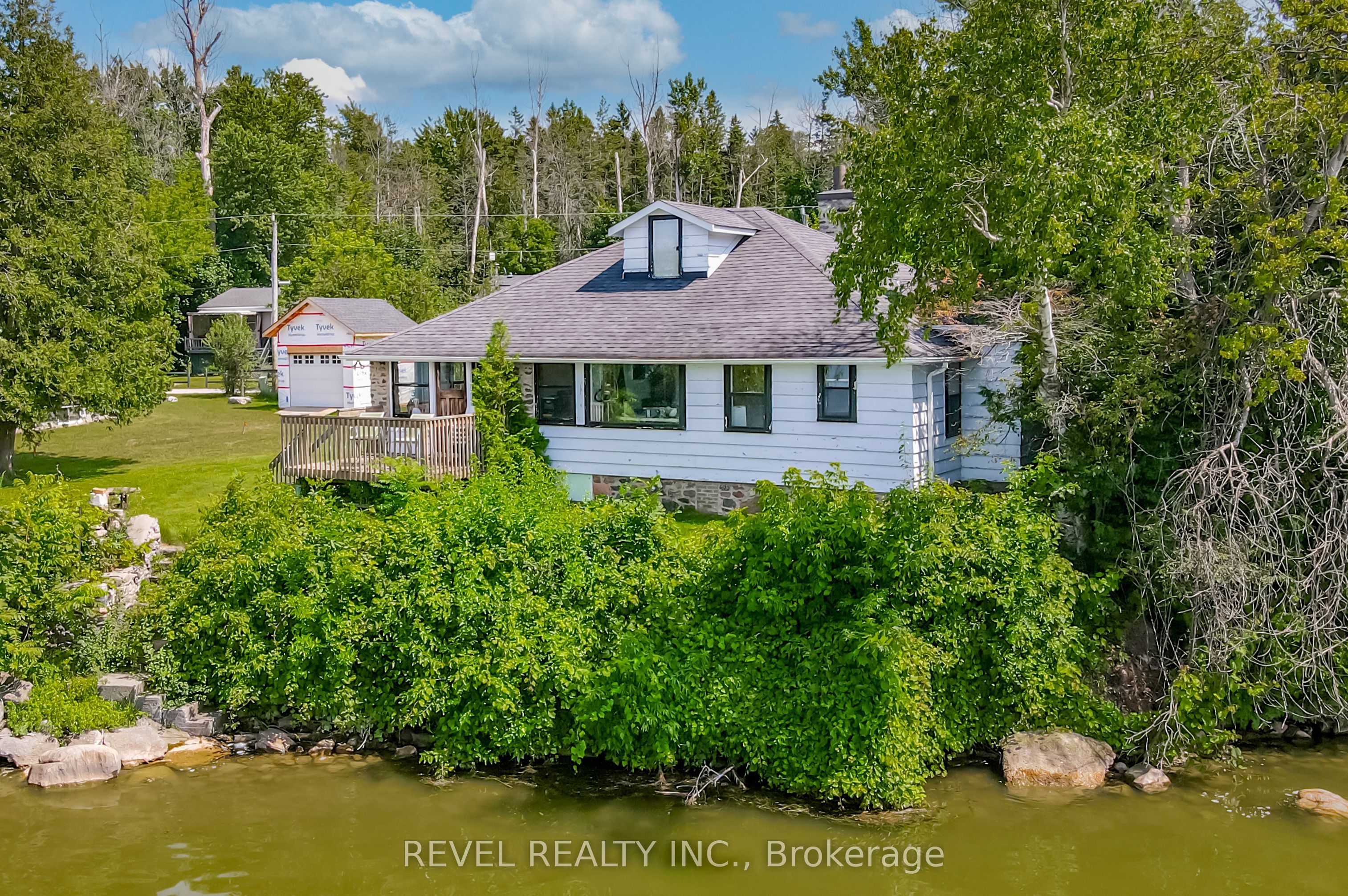 8 Johnstone Lane Property Photo 4