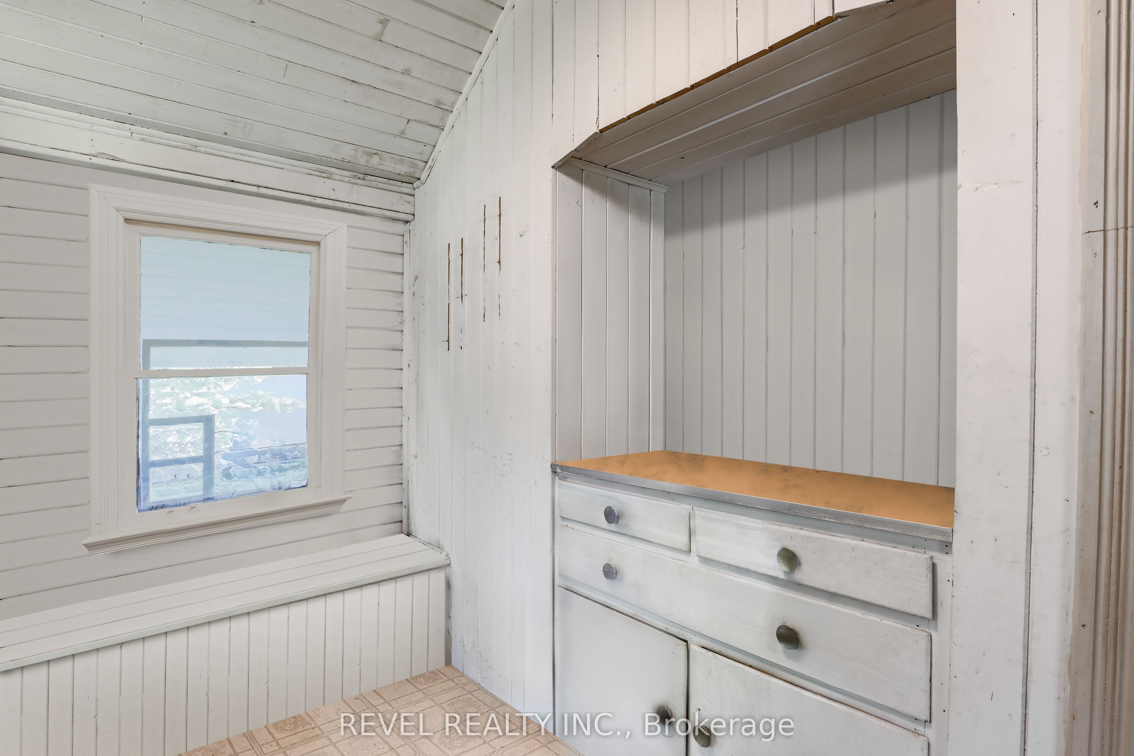 8 Johnstone Lane Property Photo 11