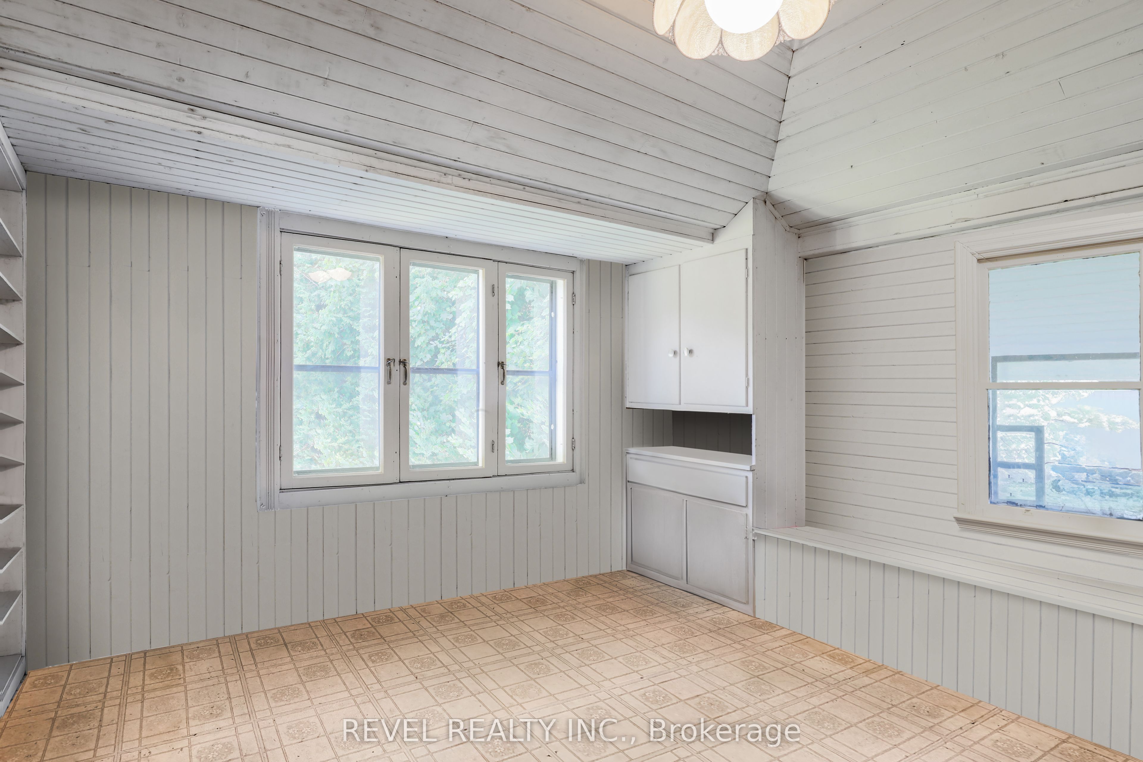 8 Johnstone Lane Property Photo 12