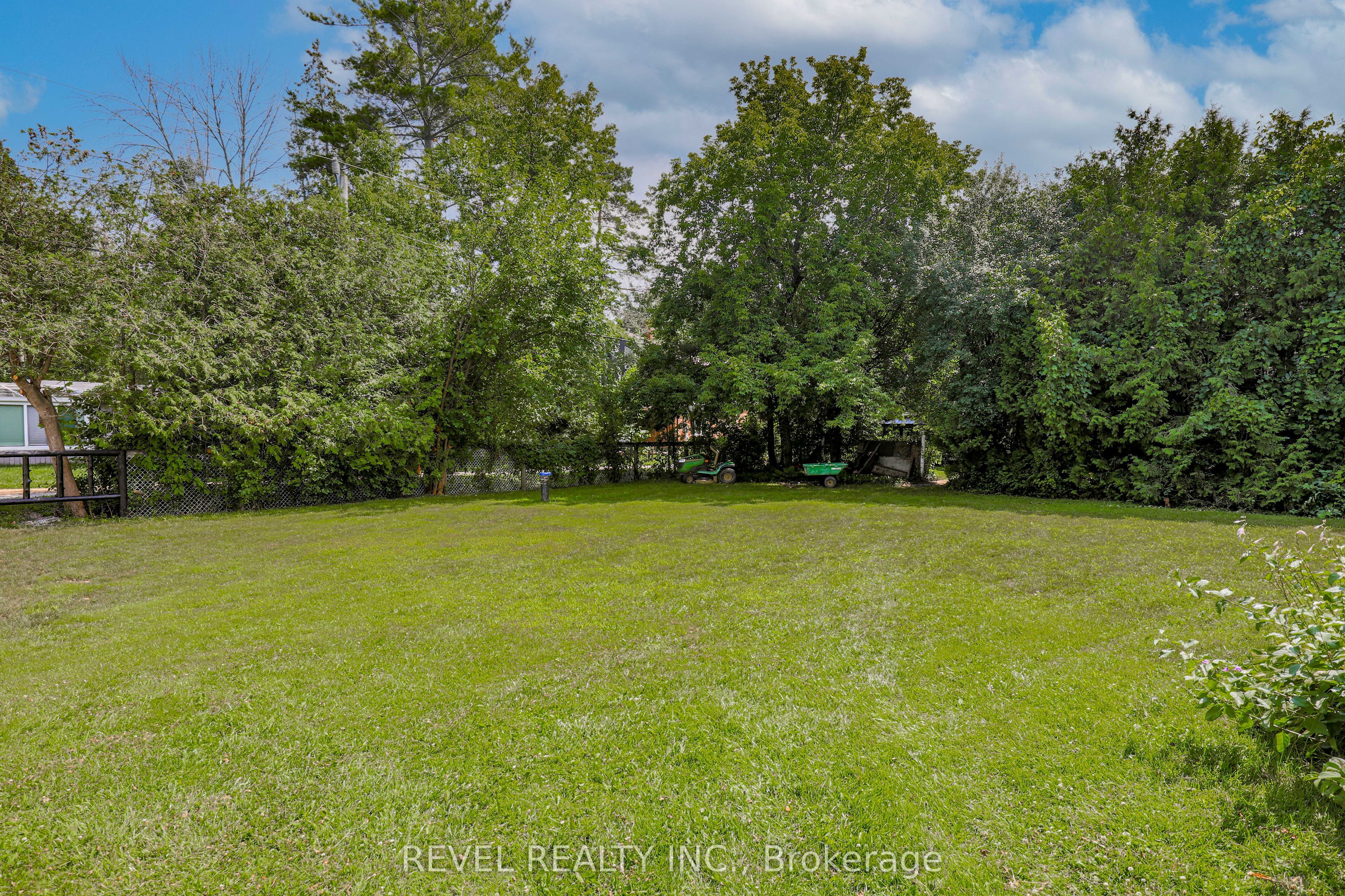 8 Johnstone Lane Property Photo 31