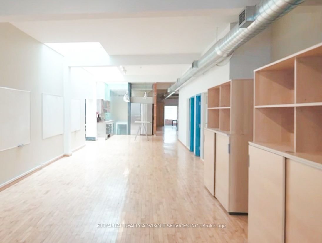 #200 - 909 Queen Street Property Photo 4