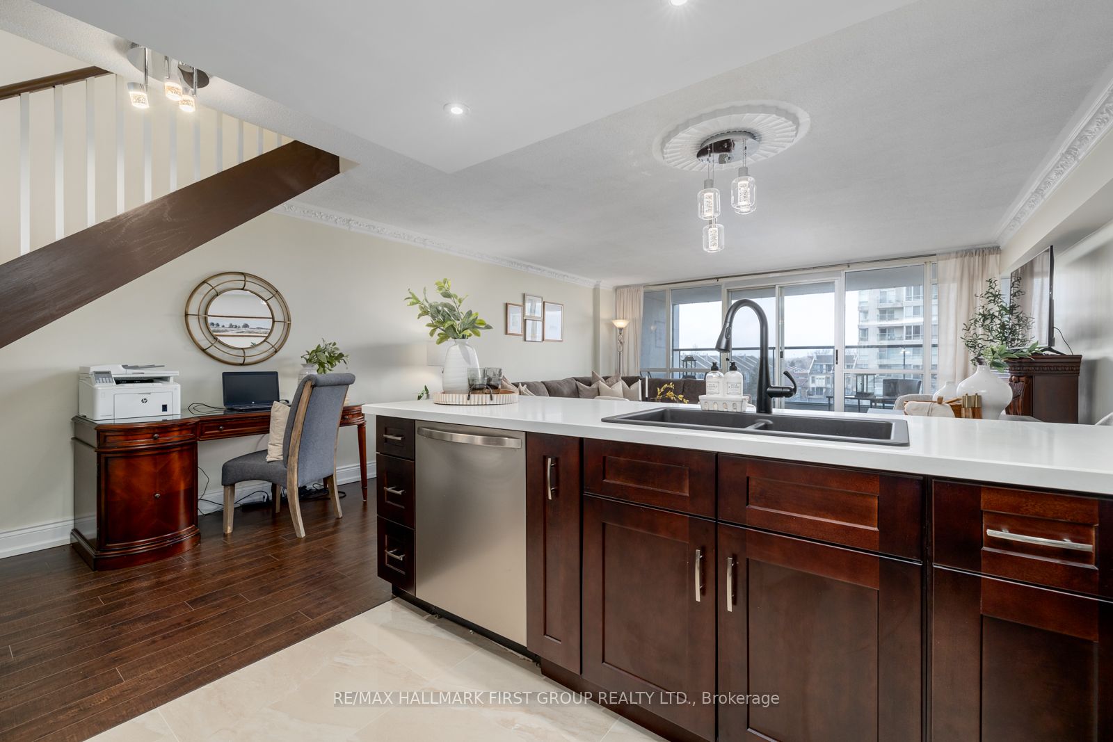 #413 - 45 Cumberland Lane Property Photo 4