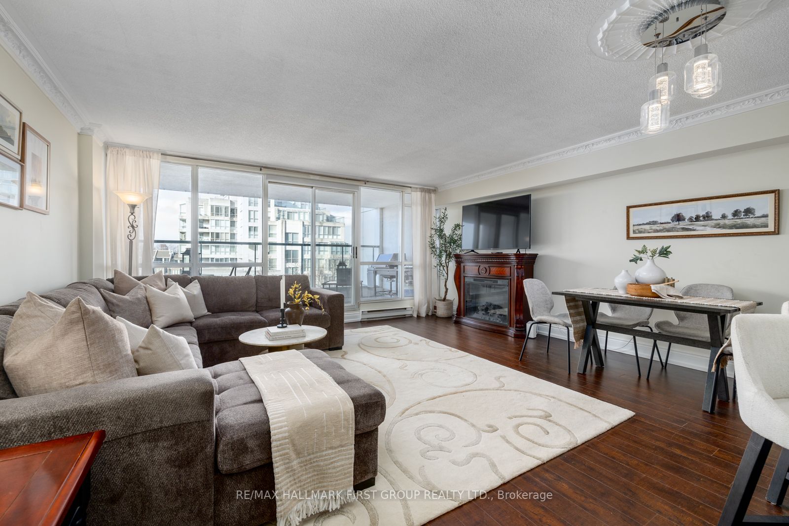#413 - 45 Cumberland Lane Property Photo 5