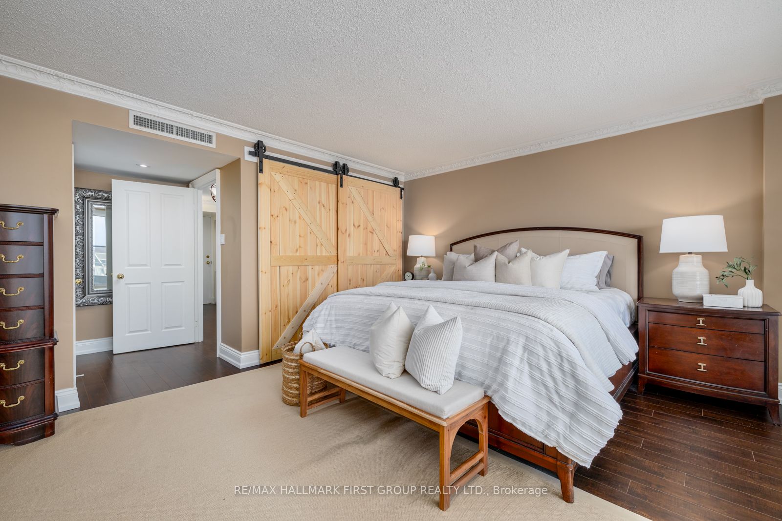 #413 - 45 Cumberland Lane Property Photo 10