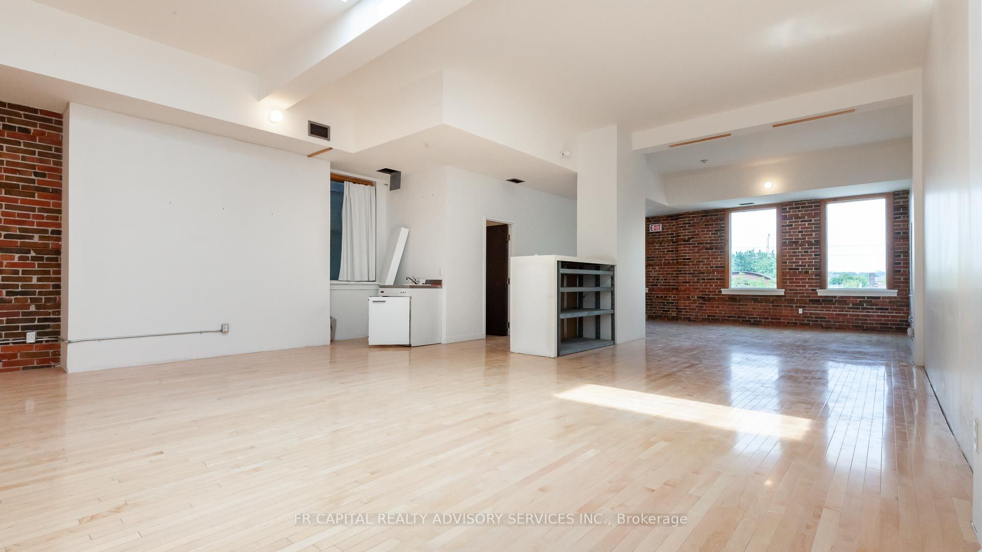 #301 - 909 Queen Street Property Photo 4
