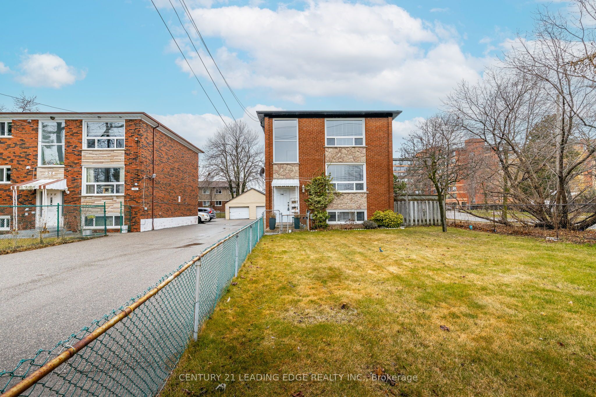 #1 - 796 Midland Avenue Property Photo 2