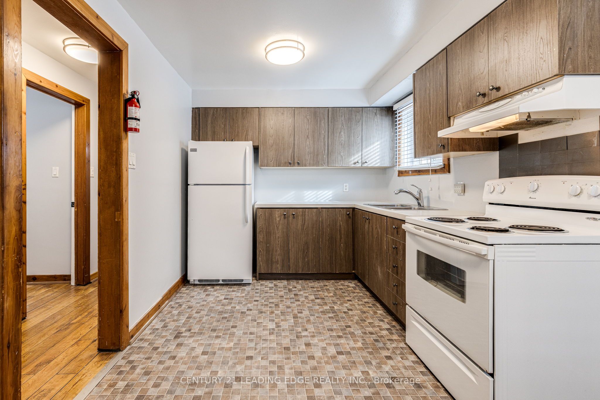 #1 - 796 Midland Avenue Property Photo 3