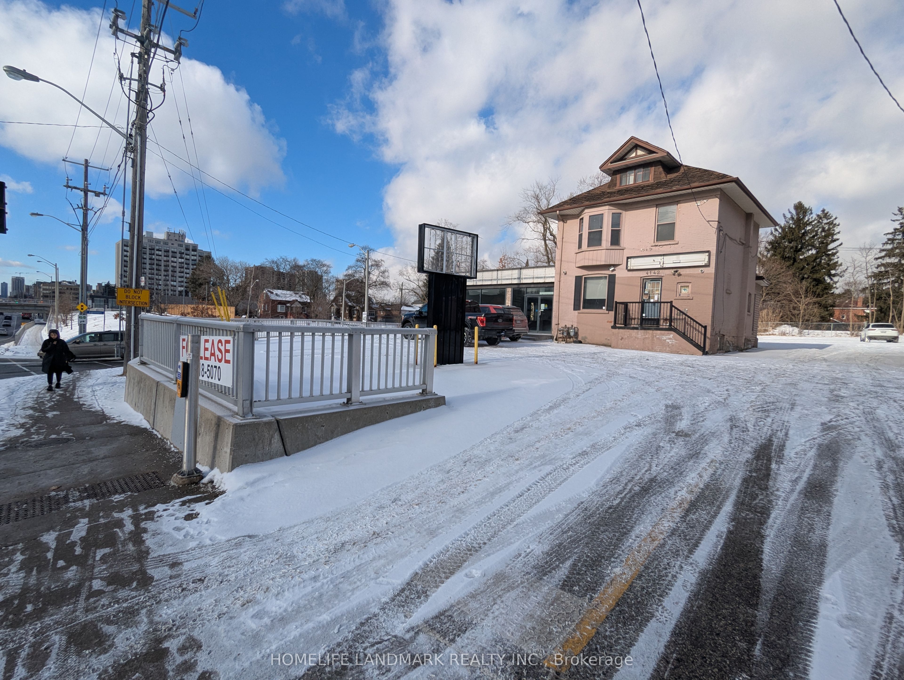 4142 Sheppard Avenue Property Photo 1