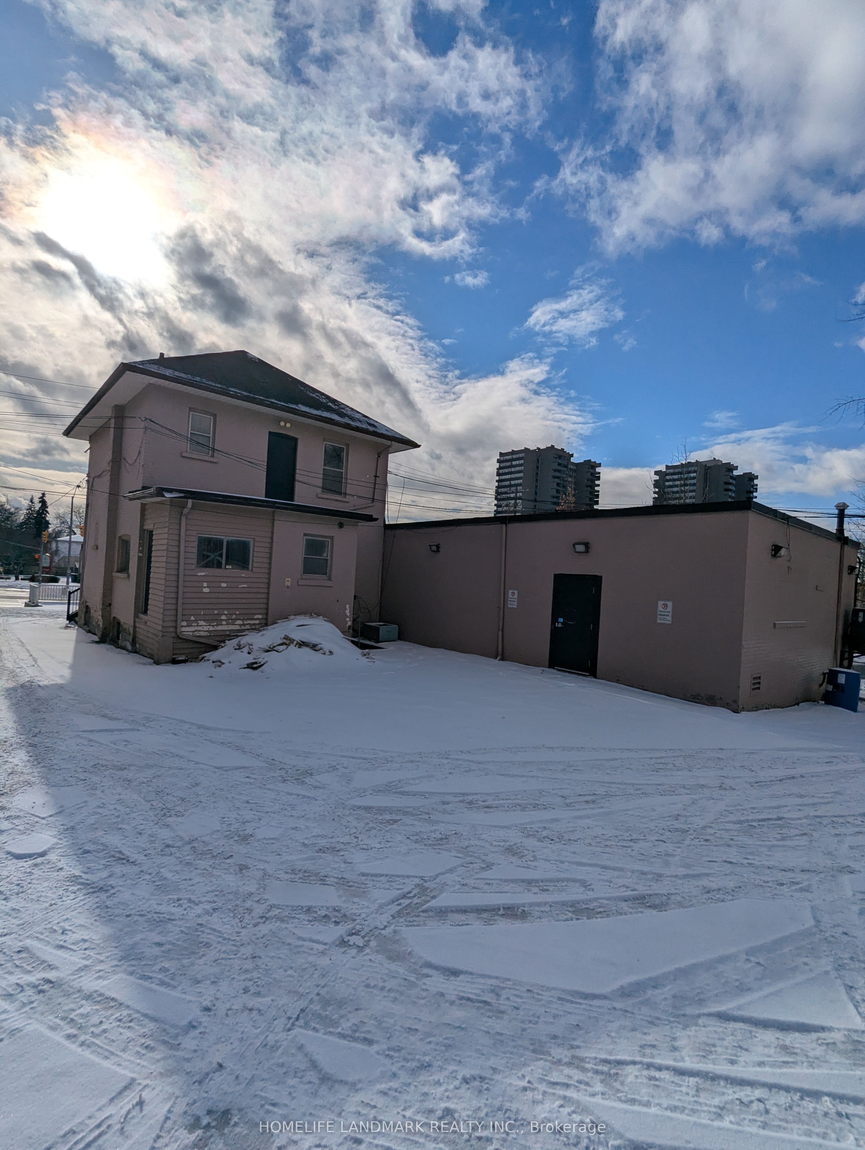 4142 Sheppard Avenue Property Photo 3