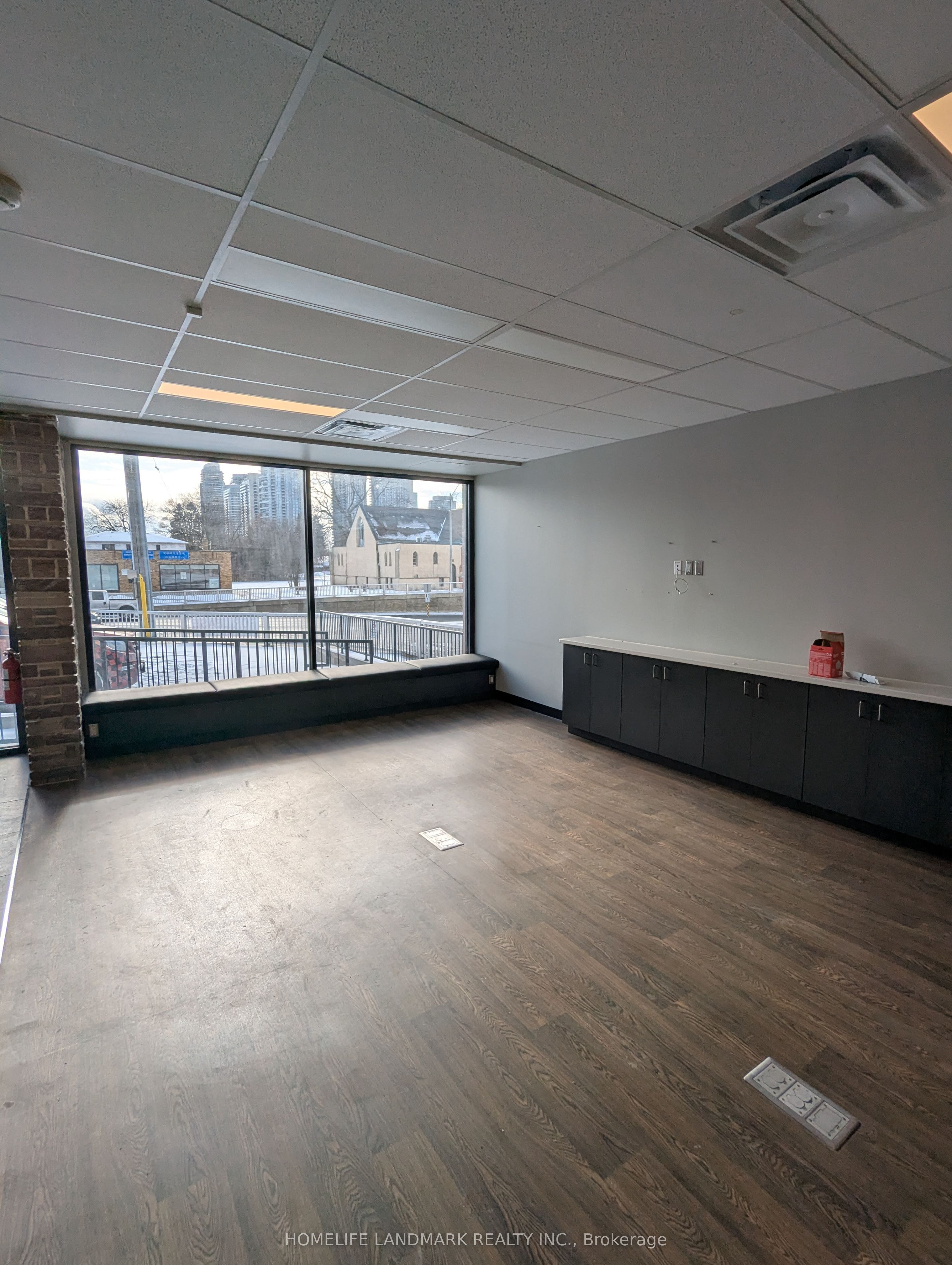 4142 Sheppard Avenue Property Photo 8