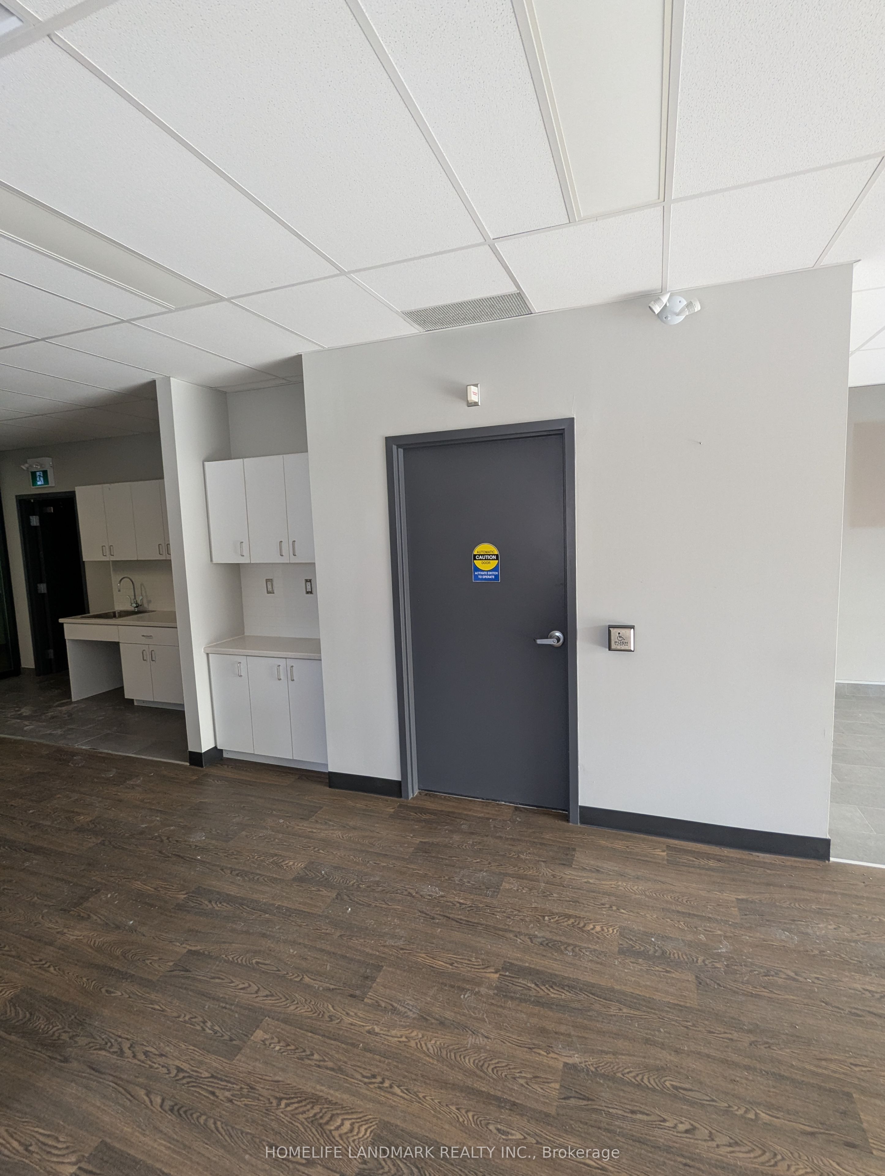 4142 Sheppard Avenue Property Photo 10
