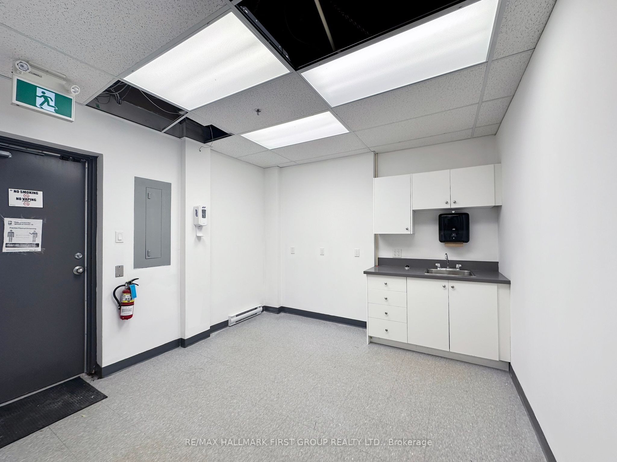 ##8 - 209 Dundas Street Property Photo 9