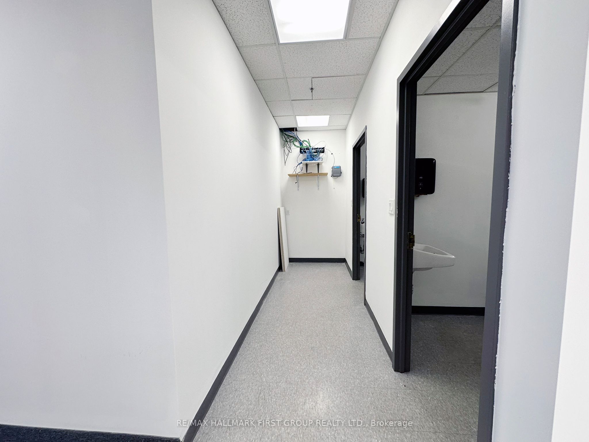 ##8 - 209 Dundas Street Property Photo 11