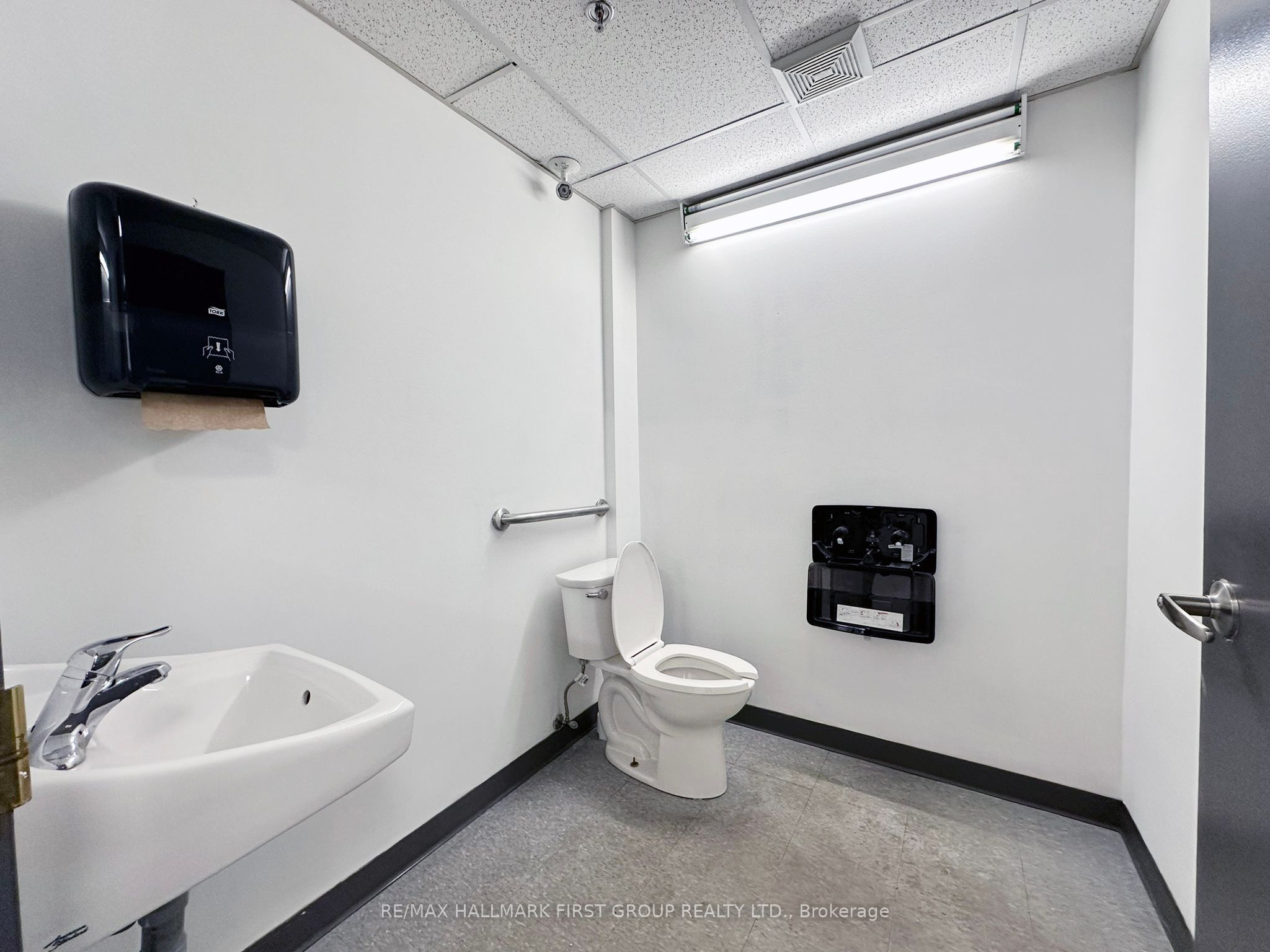 ##8 - 209 Dundas Street Property Photo 13