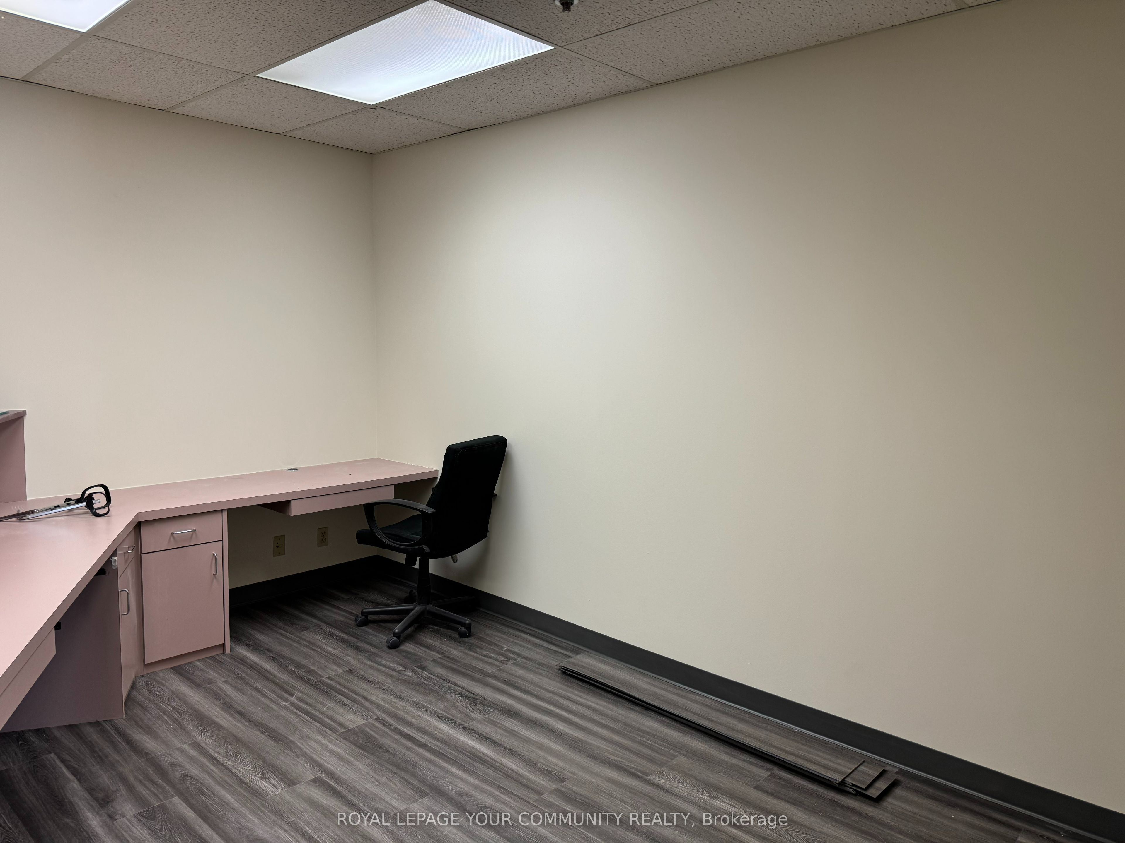 #204b - 4040 Finch Avenue Property Photo 11
