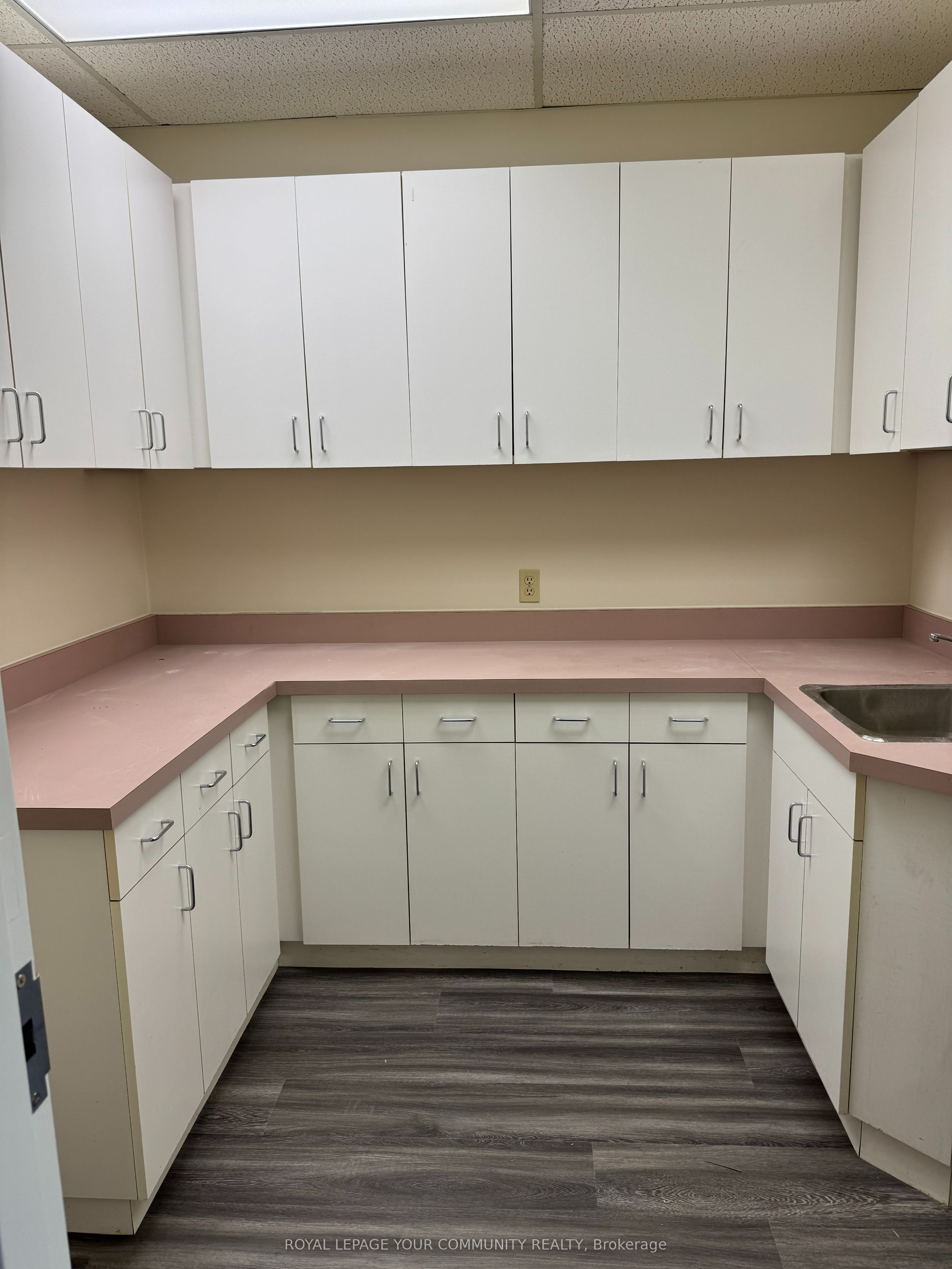 #204b - 4040 Finch Avenue Property Photo 12