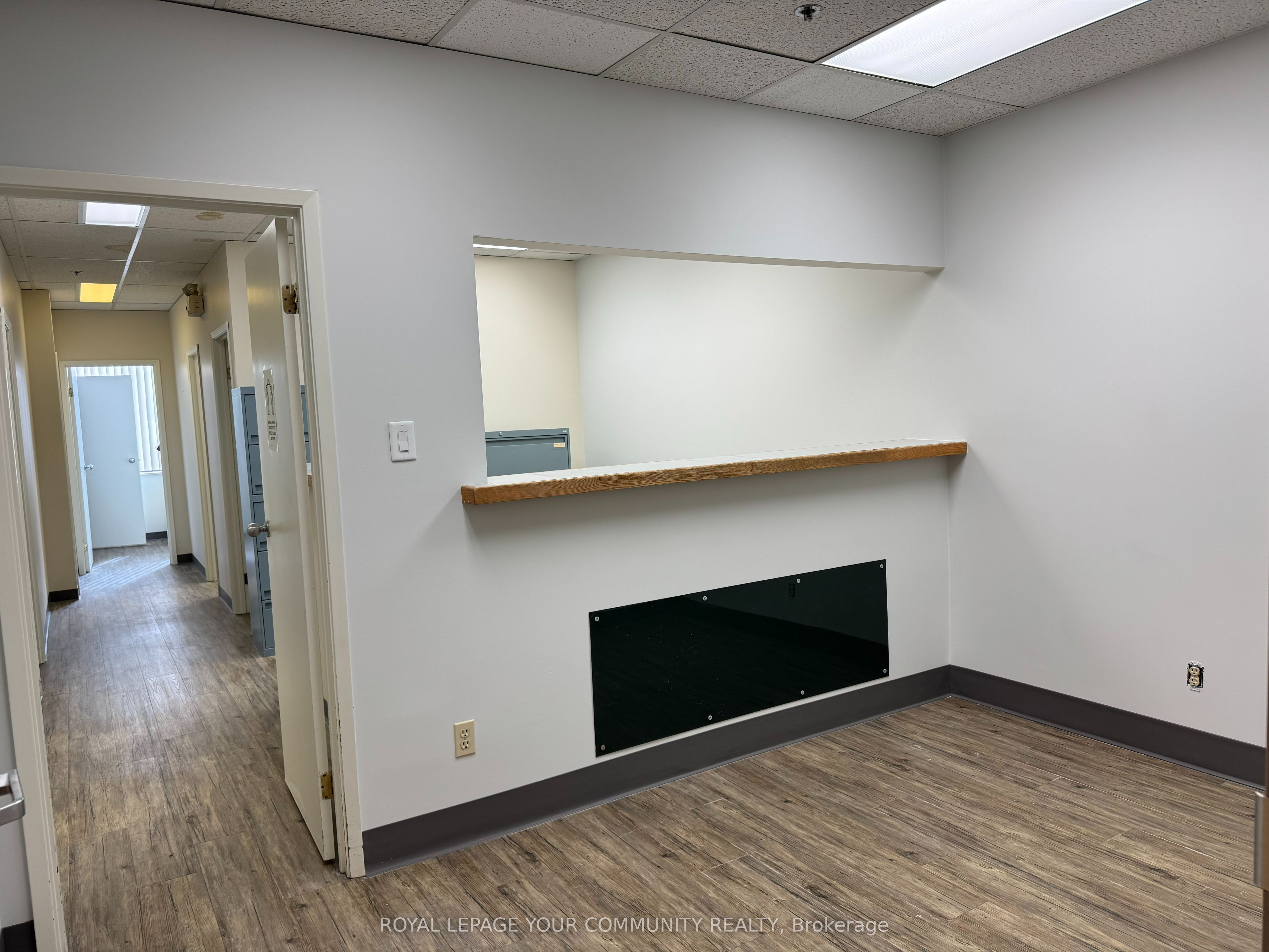 #208a - 4040 Finch Avenue Property Photo 10