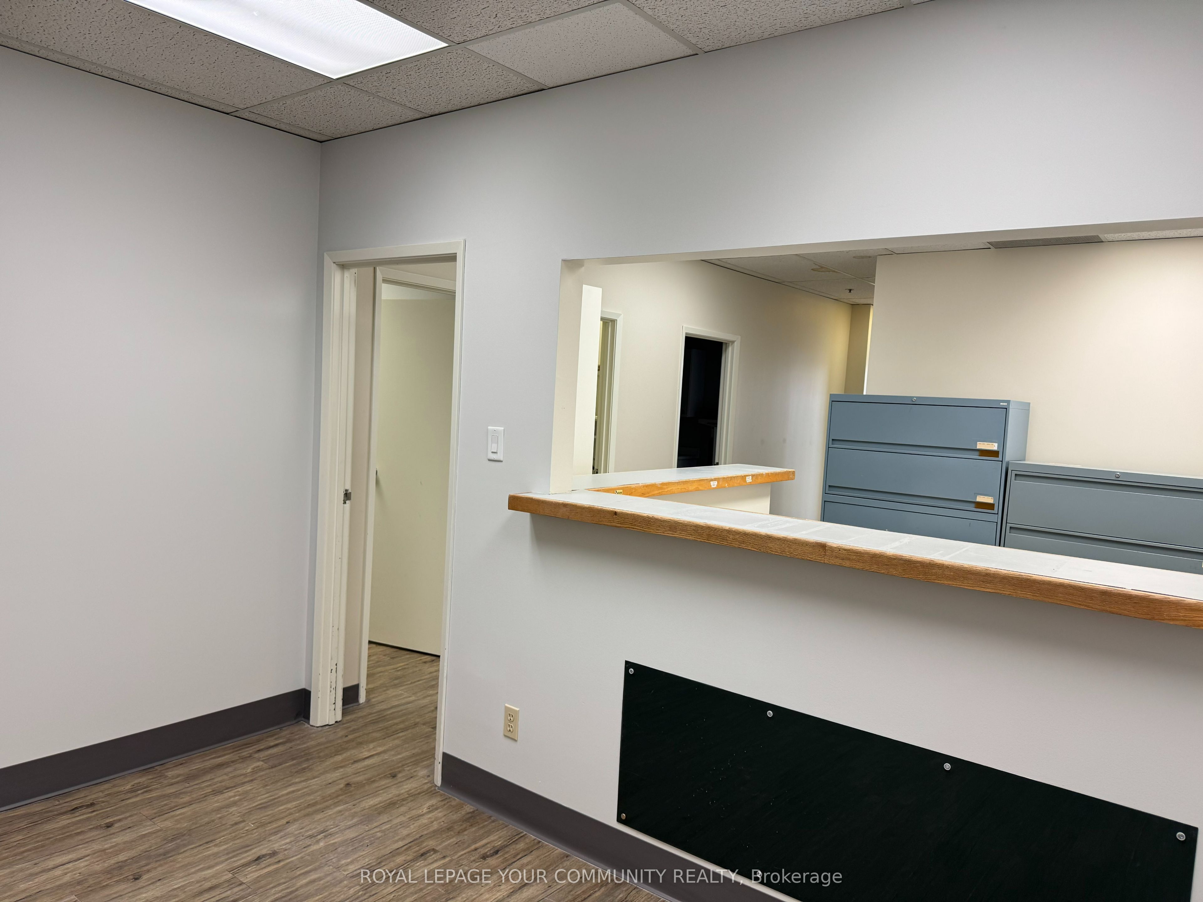 #208a - 4040 Finch Avenue Property Photo 11
