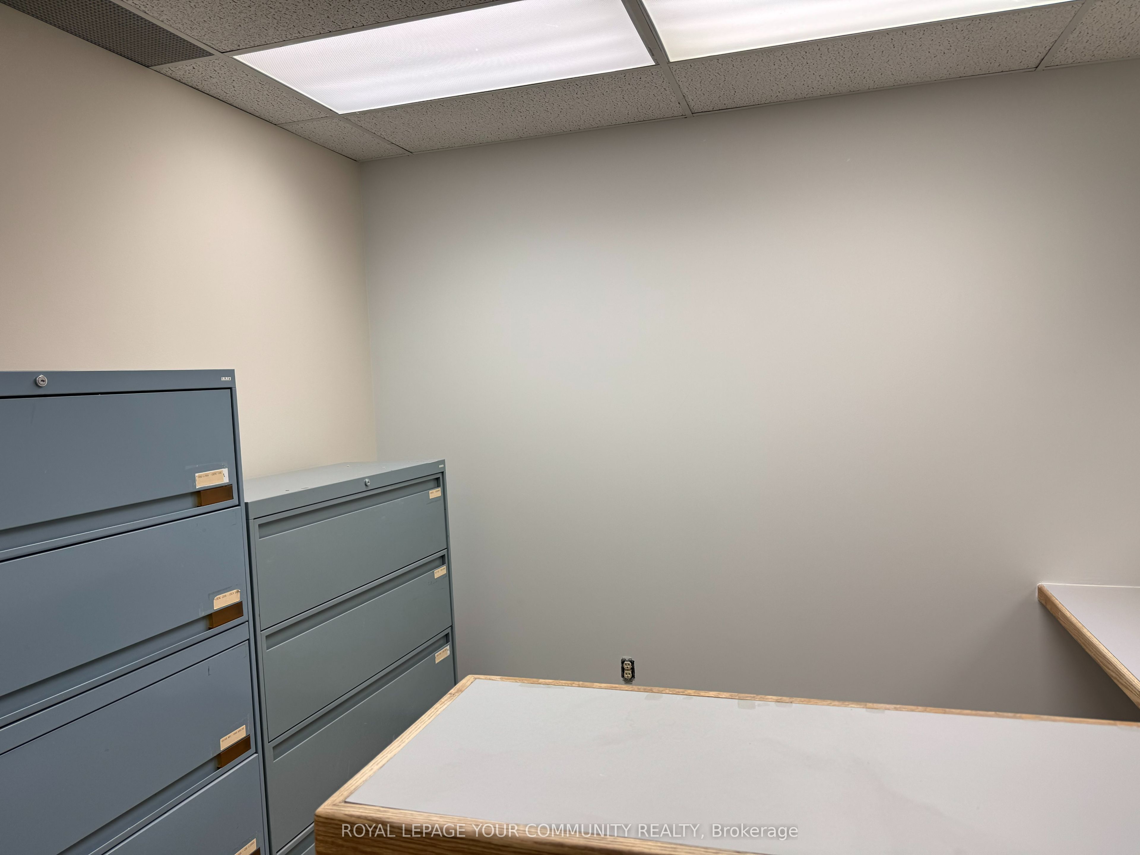 #208a - 4040 Finch Avenue Property Photo 13