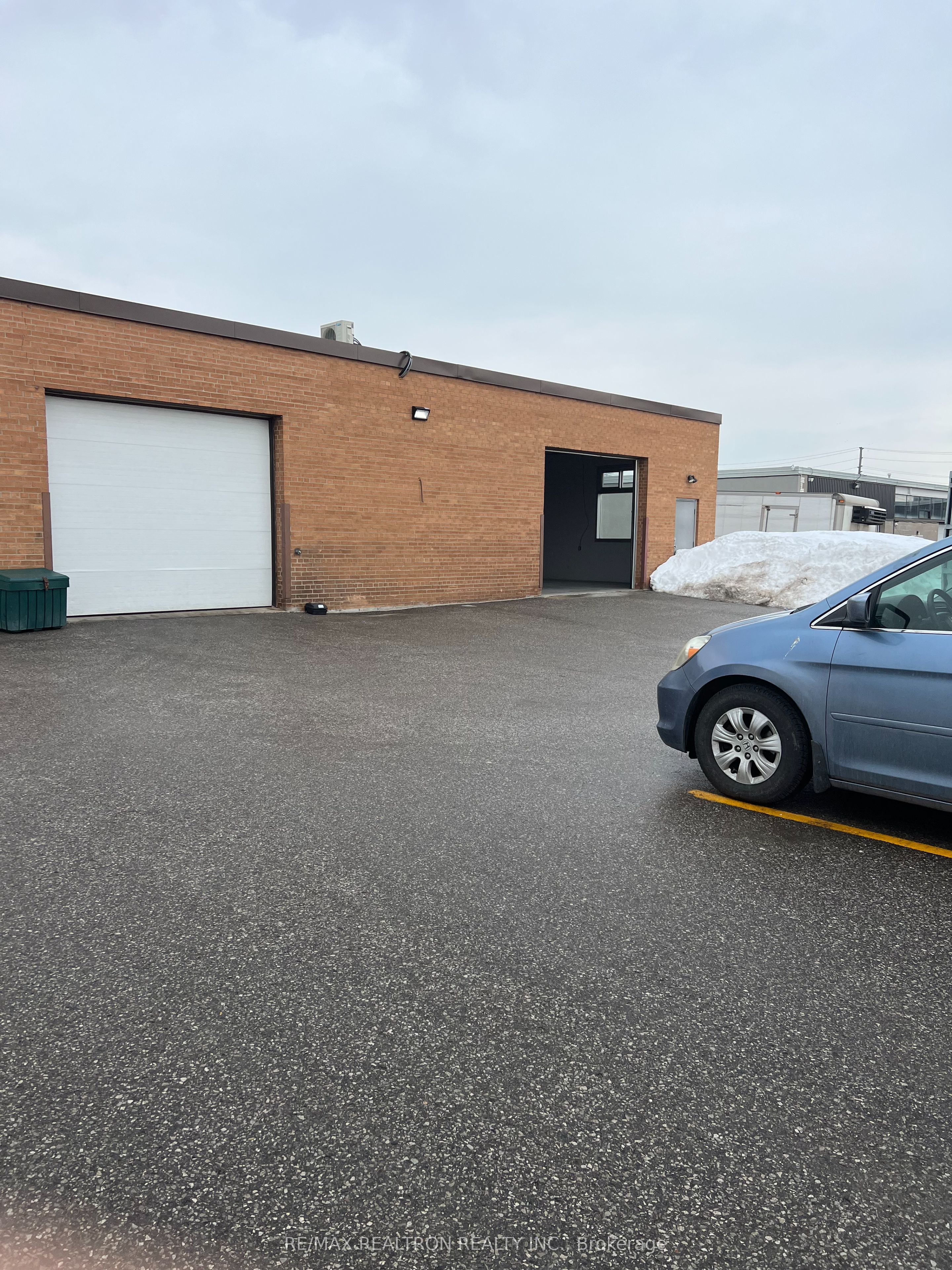 1540 Midland Avenue Property Photo 21