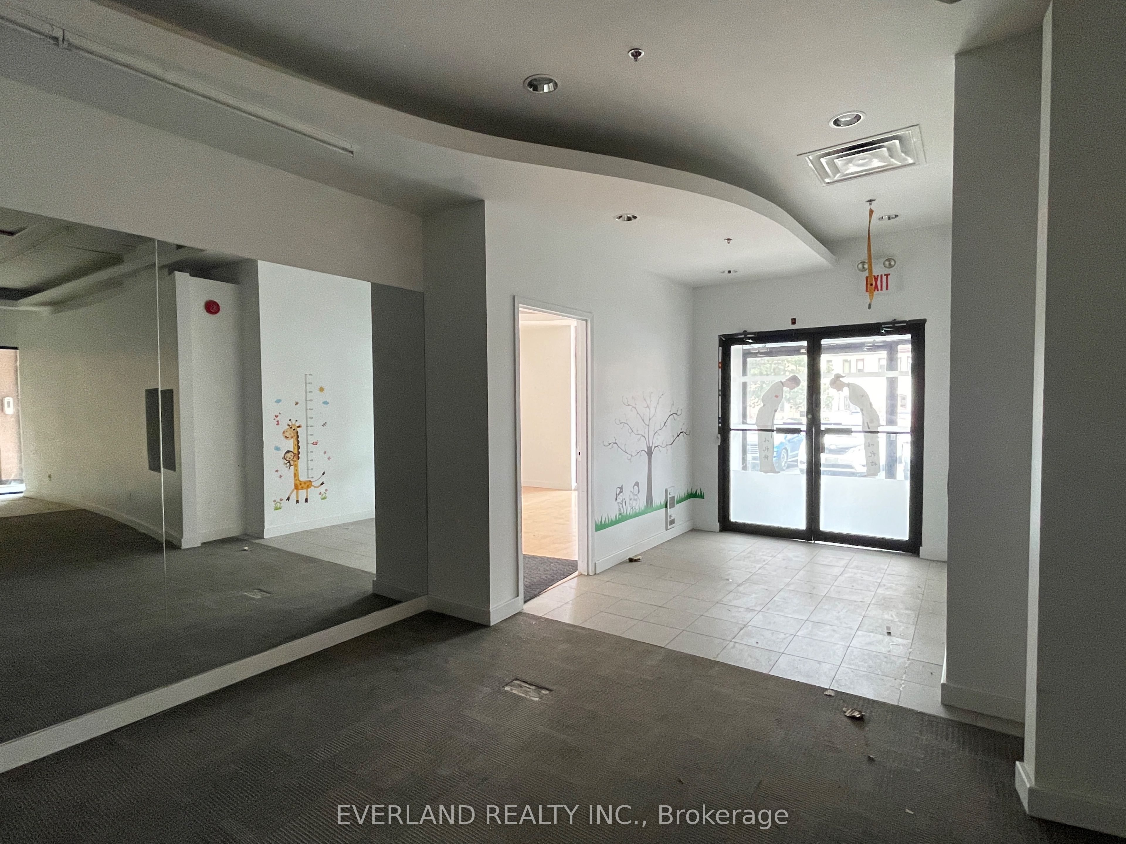 #107 - 3601 Victoria Park Avenue Property Photo 4
