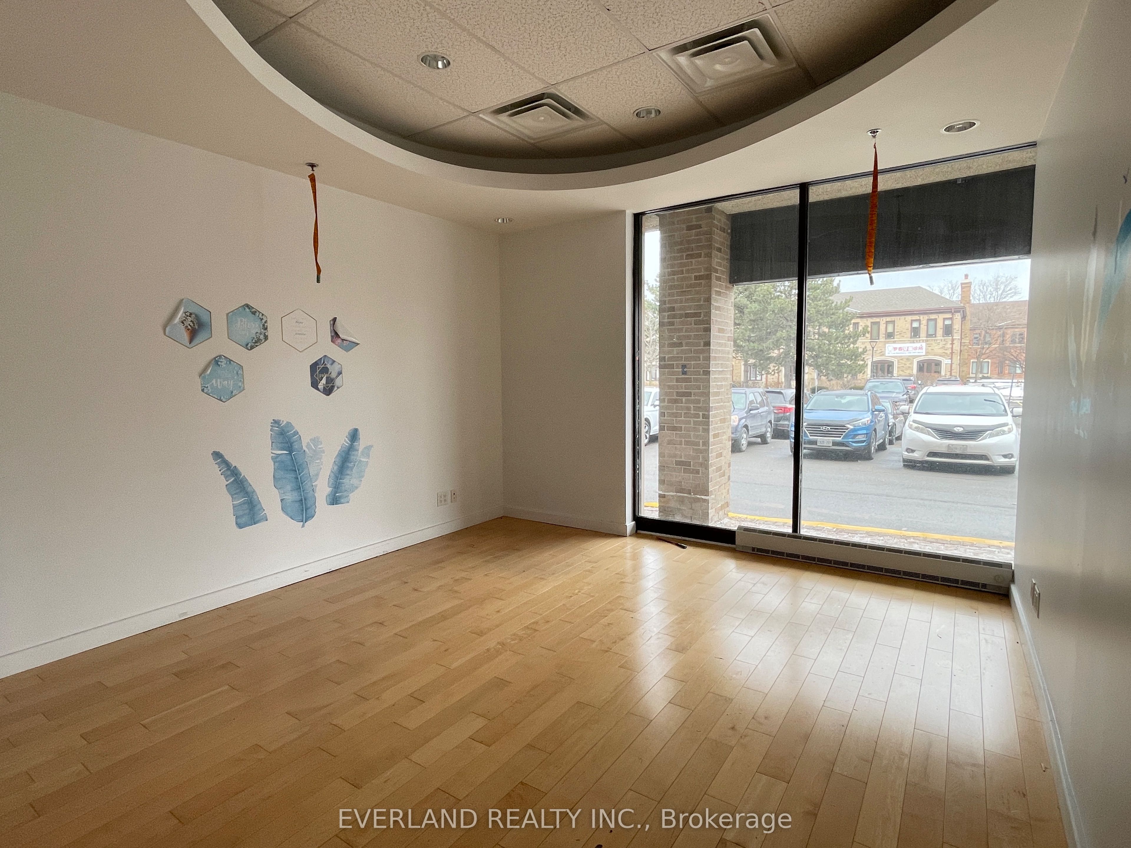 #107 - 3601 Victoria Park Avenue Property Photo 5