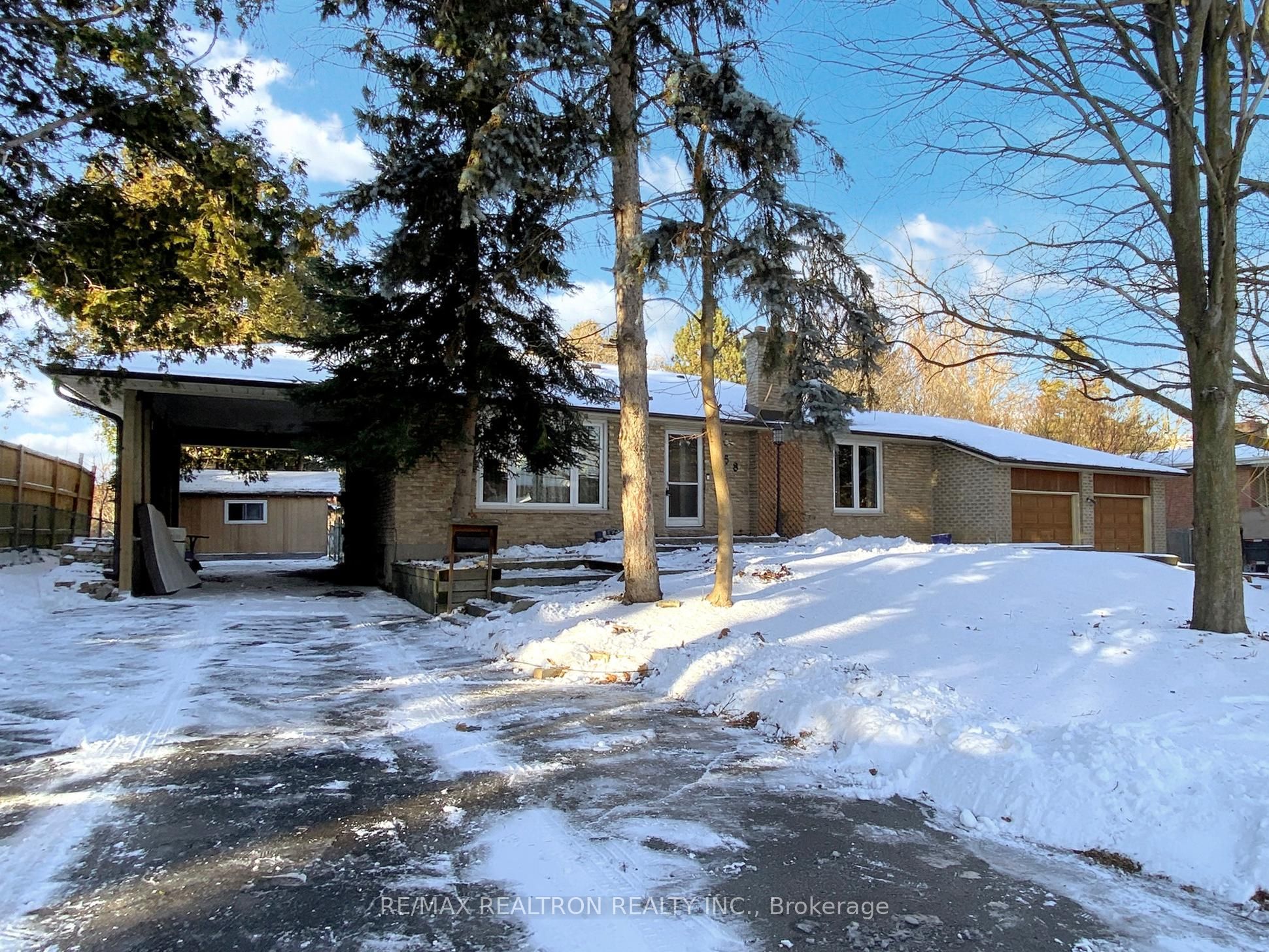 558 Sheppard Avenue Property Photo 2