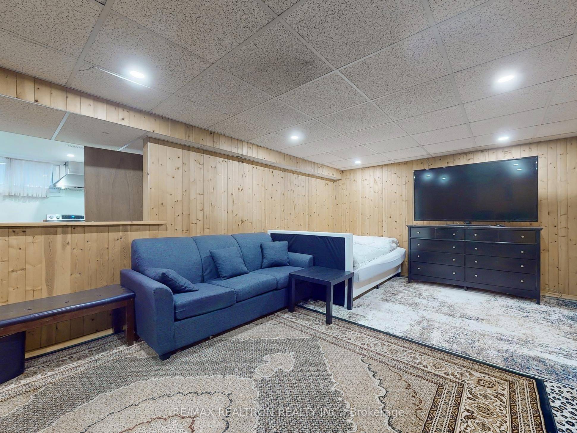 558 Sheppard Avenue Property Photo 23